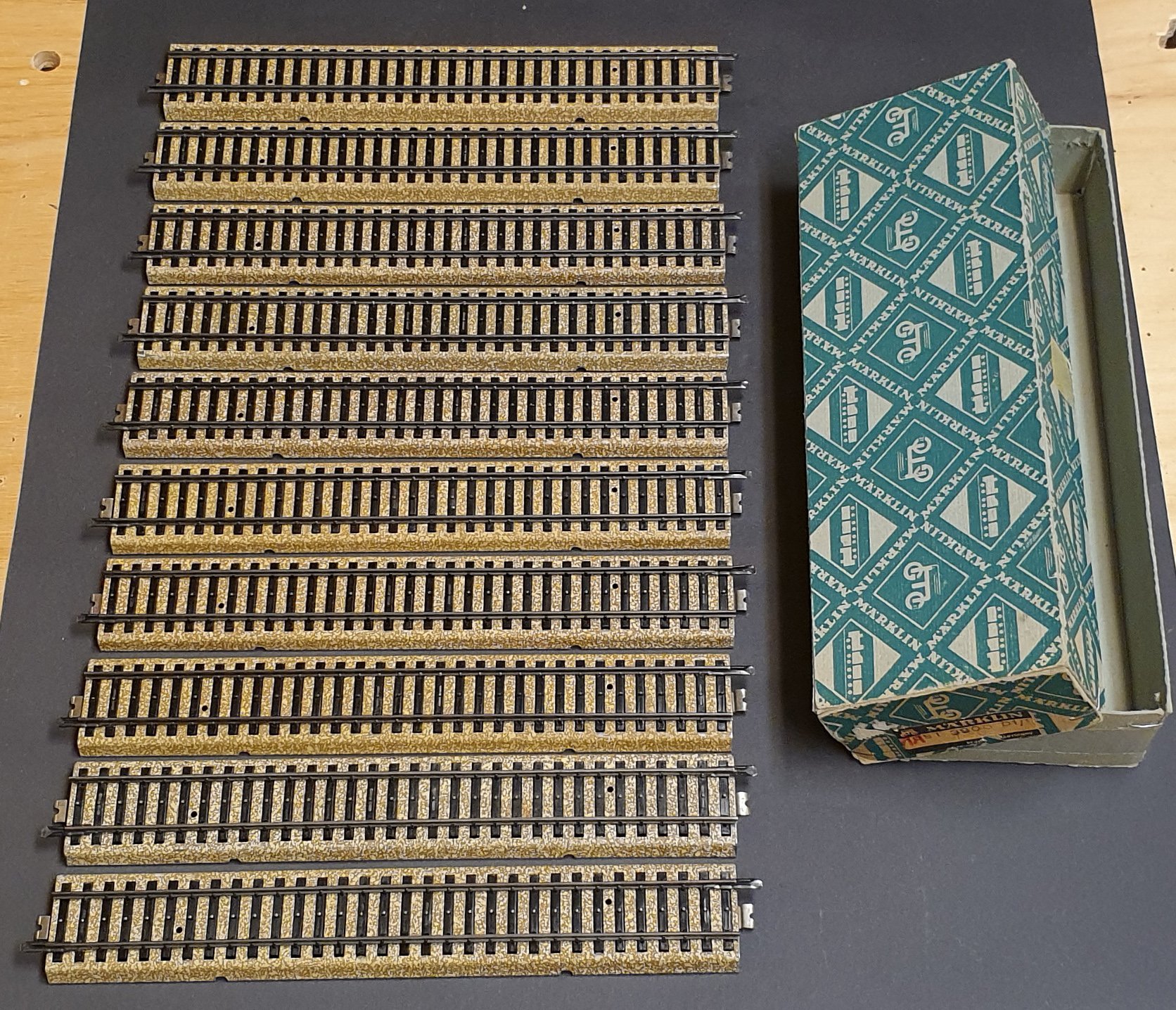 se-produkter-som-liknar-m-rklin-3900-d1-1-rak-sken-p-tradera