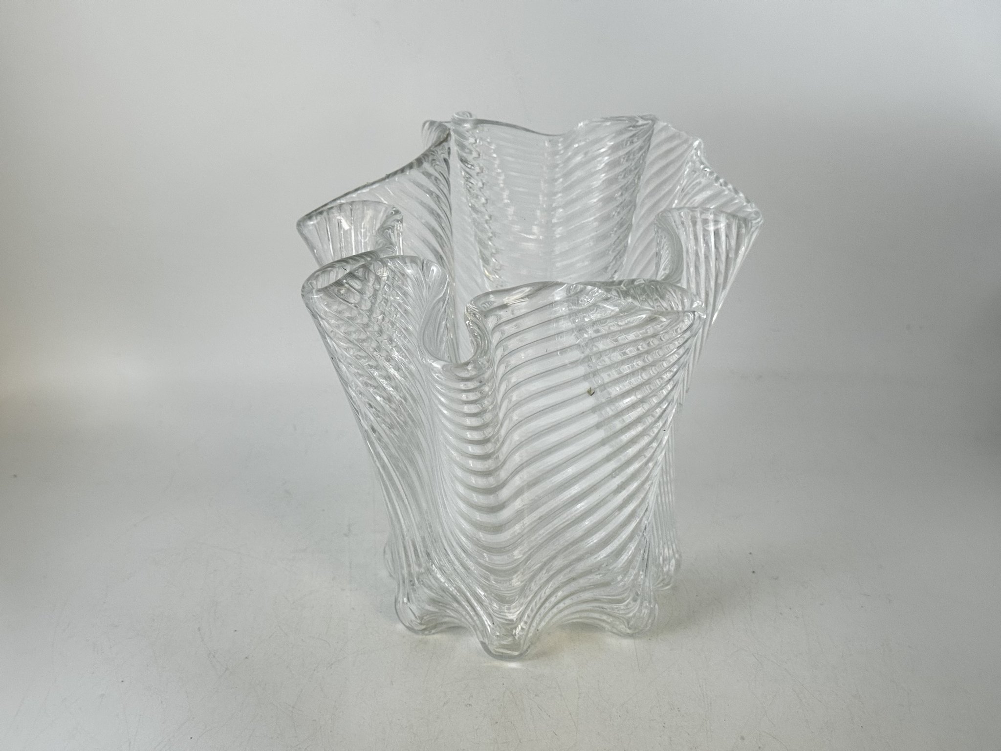 VAS TULPANVAS I GLAS / KONSTGLAS HADELAND NORGE SINE DESIGN MAUD GJERULDSEN
