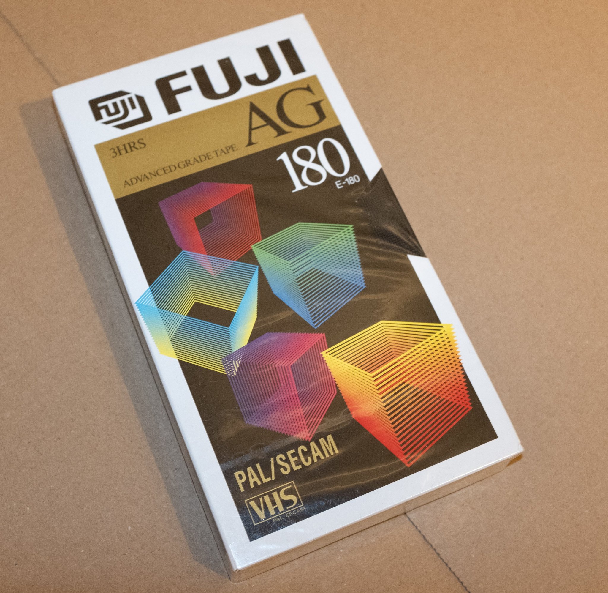 Fuji AG 180 3h - VHS - Inplastat nytt | Köp på Tradera (561942394)
