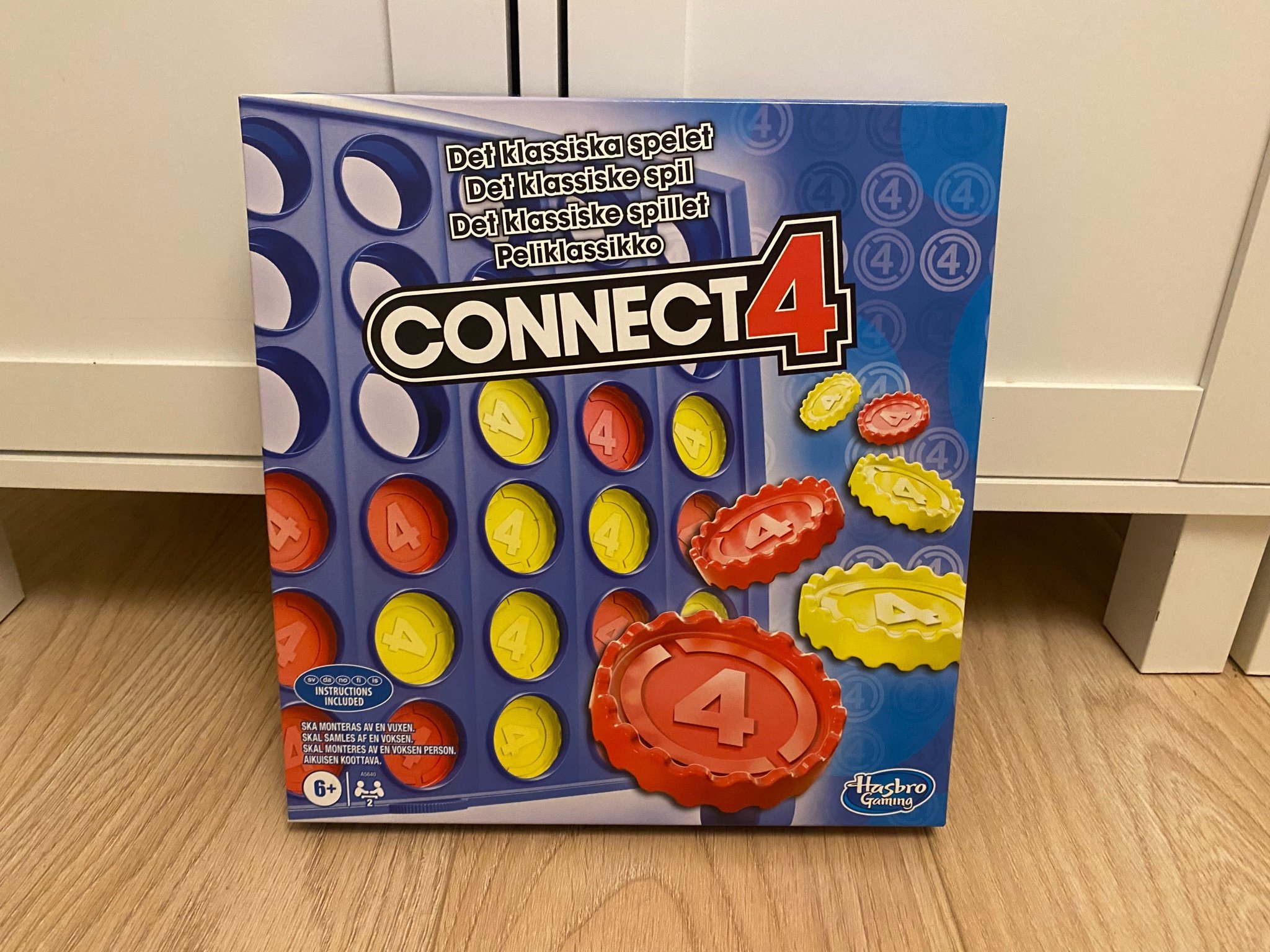 NYTT Connect 4 Spel sällskapsspel spel roligt b.. Köp på Tradera