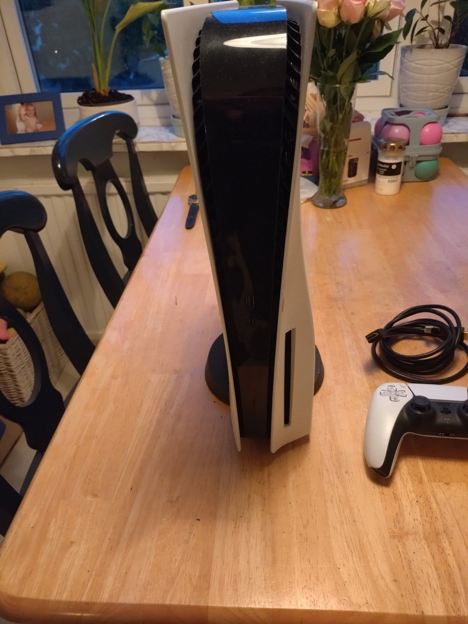 Sony ps5 standard edition med blueray 650 GB