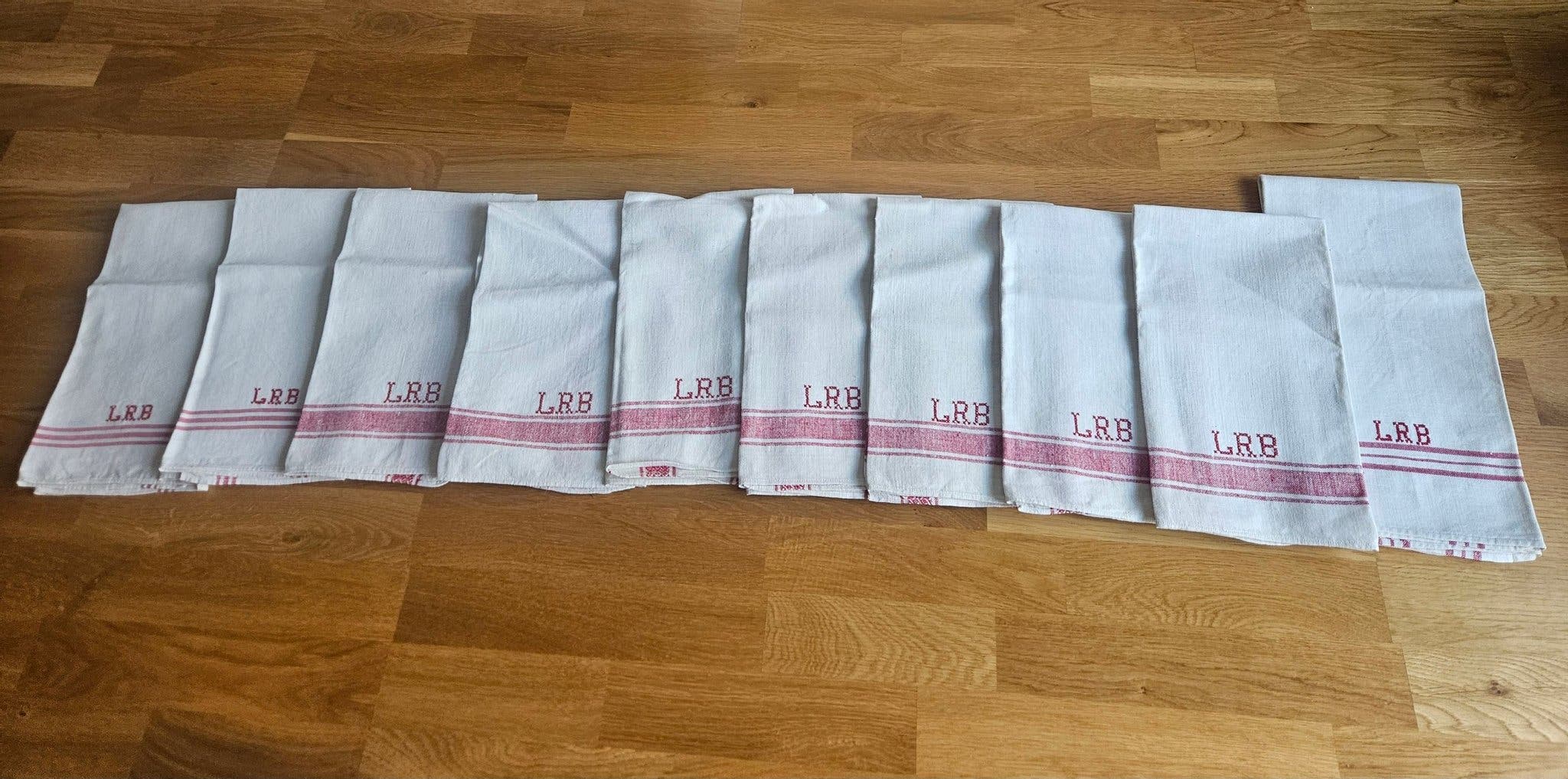 10 st Kökshanddukar med röda ränder och initial.. | Köp på Tradera ...