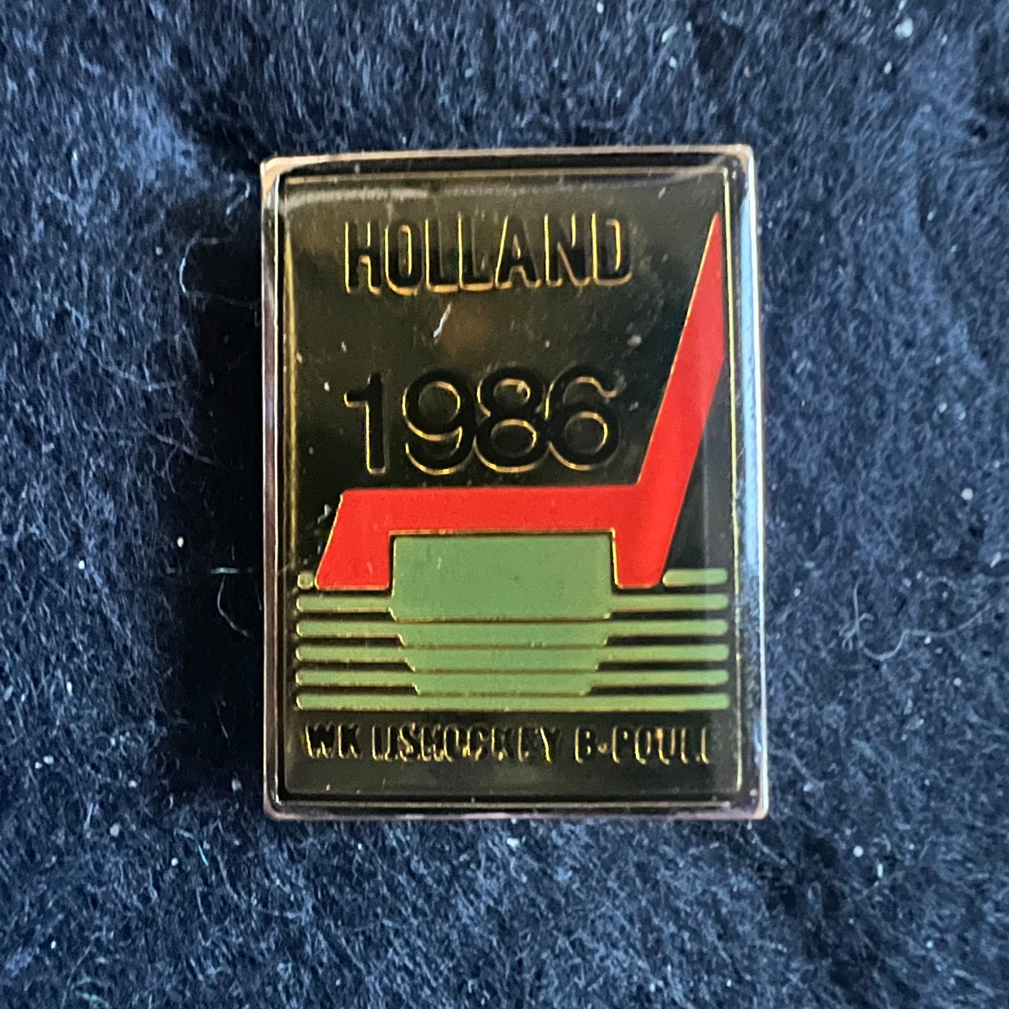 Hockey Pin - VM i ishockey Holland 1986 (Grupp B) | Köp på Tradera ...