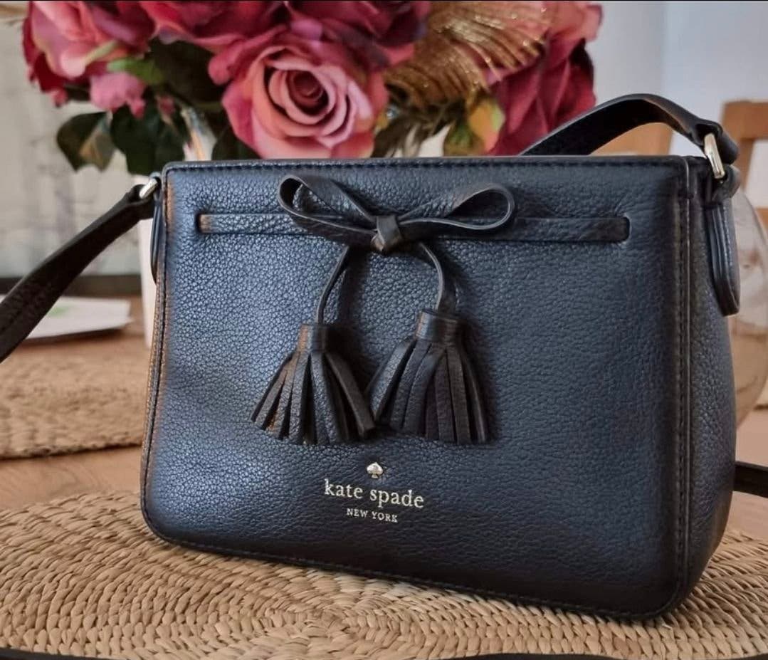 Elegant skulderveske fra Kate Spade, lite brukt