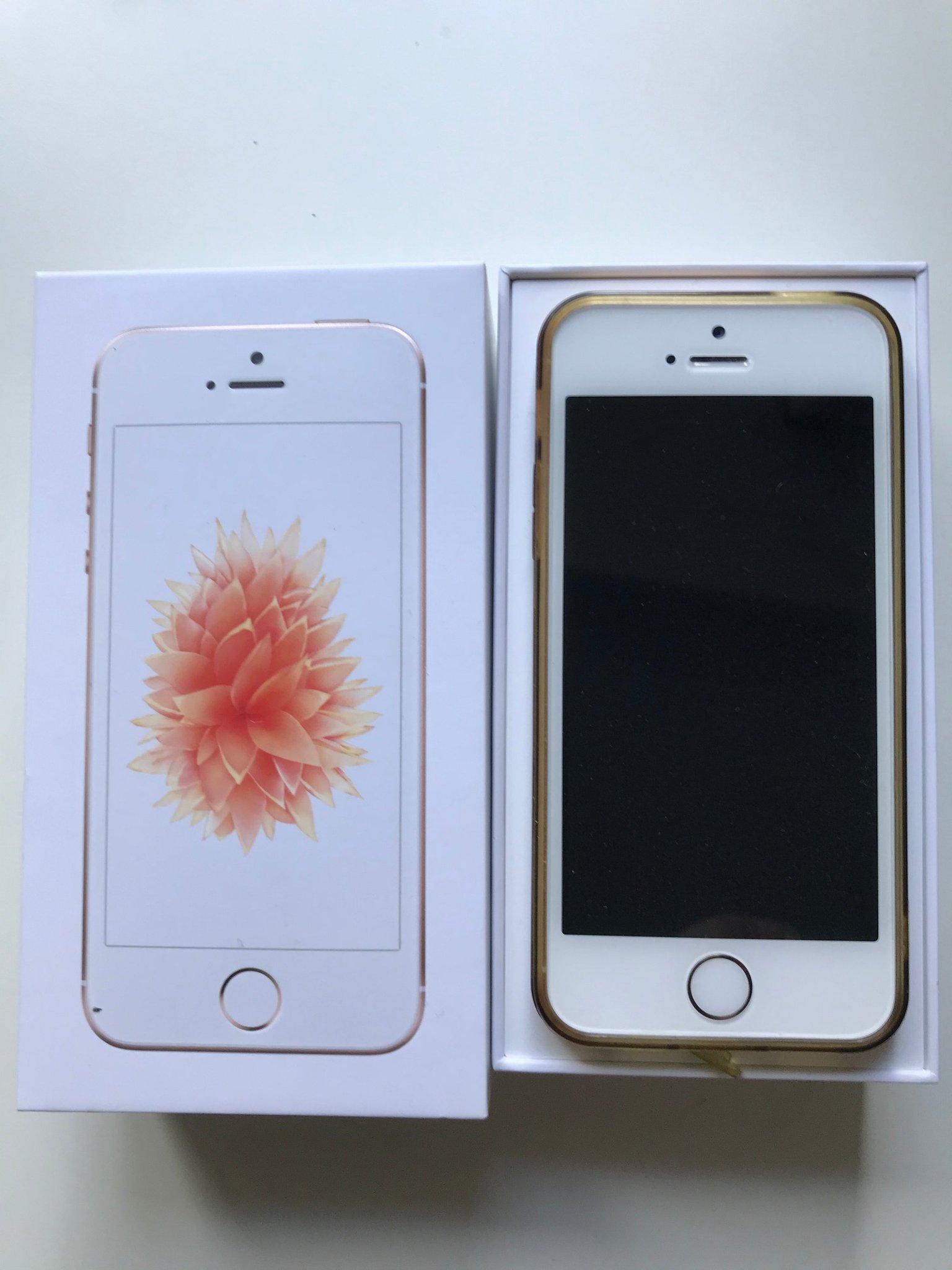 iPhone SE 16 GB (411209908) ᐈ Köp på Tradera