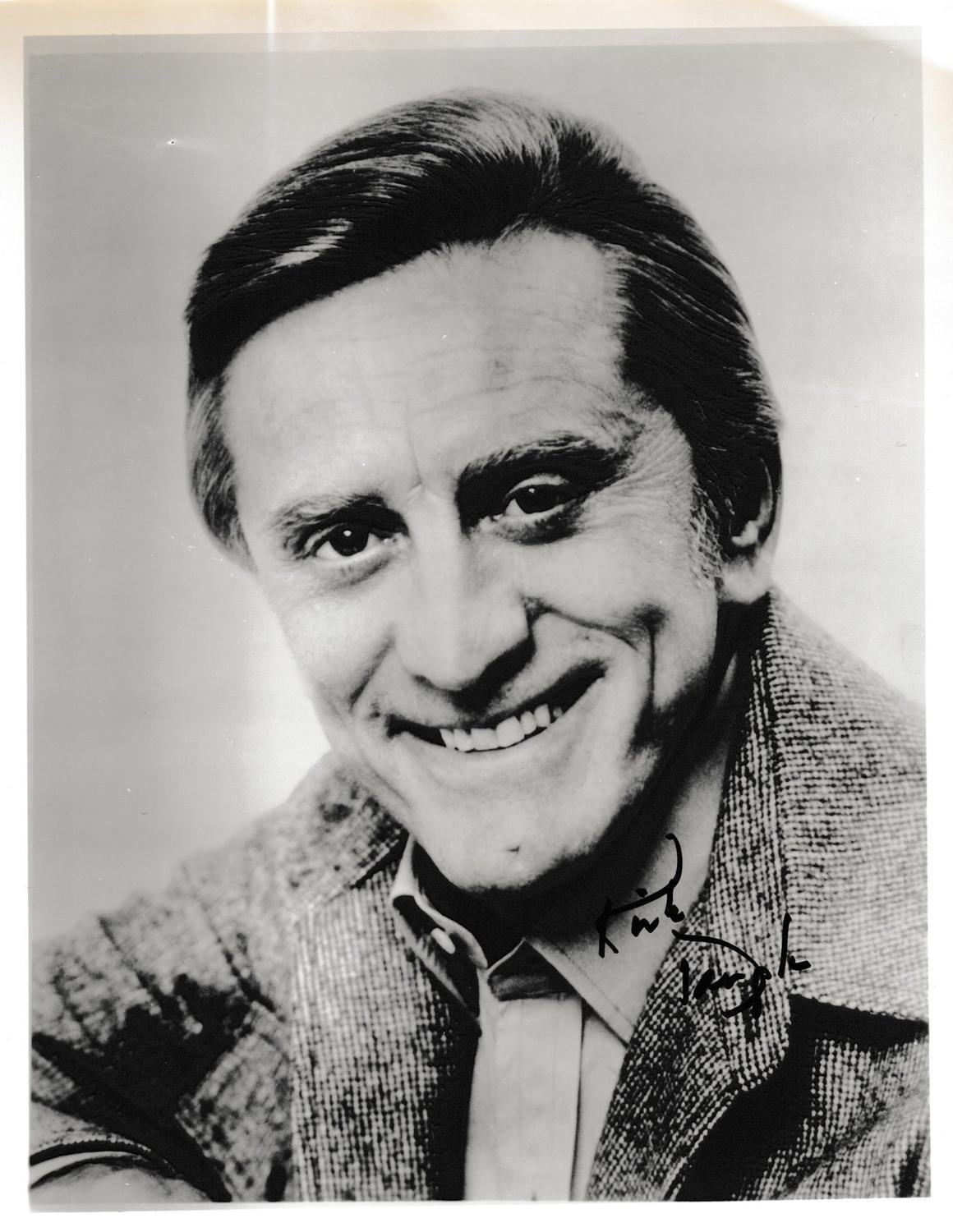 KIRK DOUGLAS WAS AN AMERICAN ACTOR AND FILMMAKE.. | Köp på Tradera ...