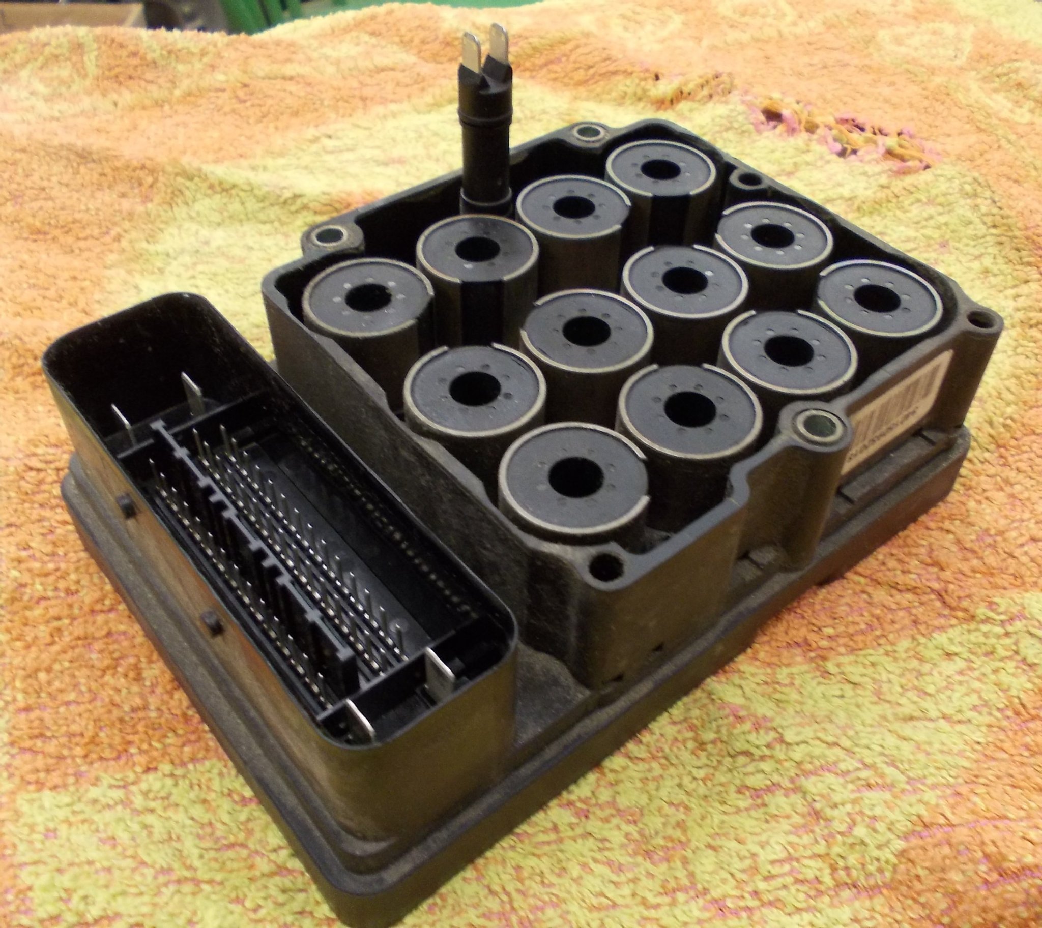 ABS styrenhet Volvo V70 S80 S60 30643982 Köp på Tradera (583630837)