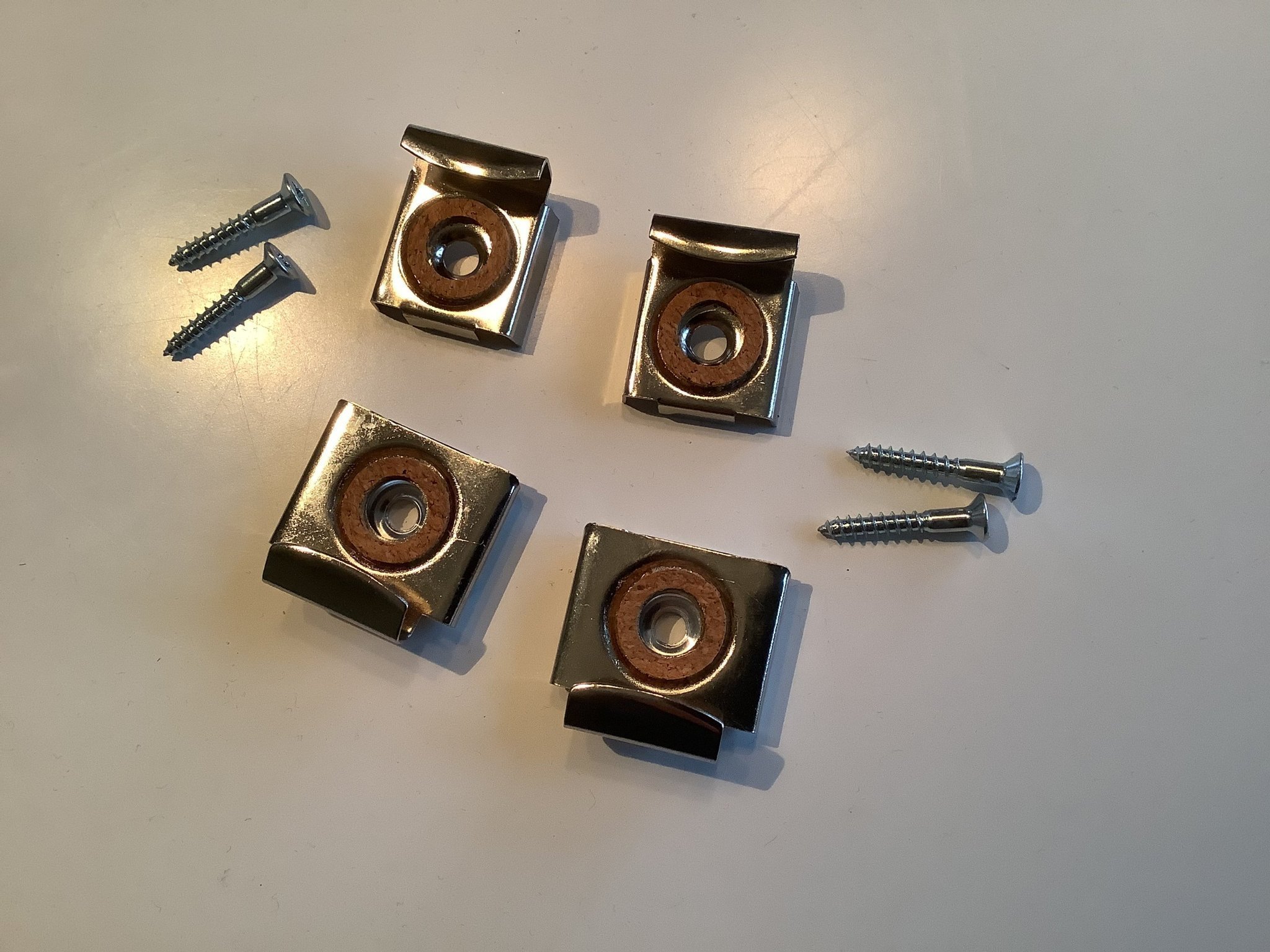 Se produkter som liknar Nya Spegelklammer spegel besl.. på Tradera