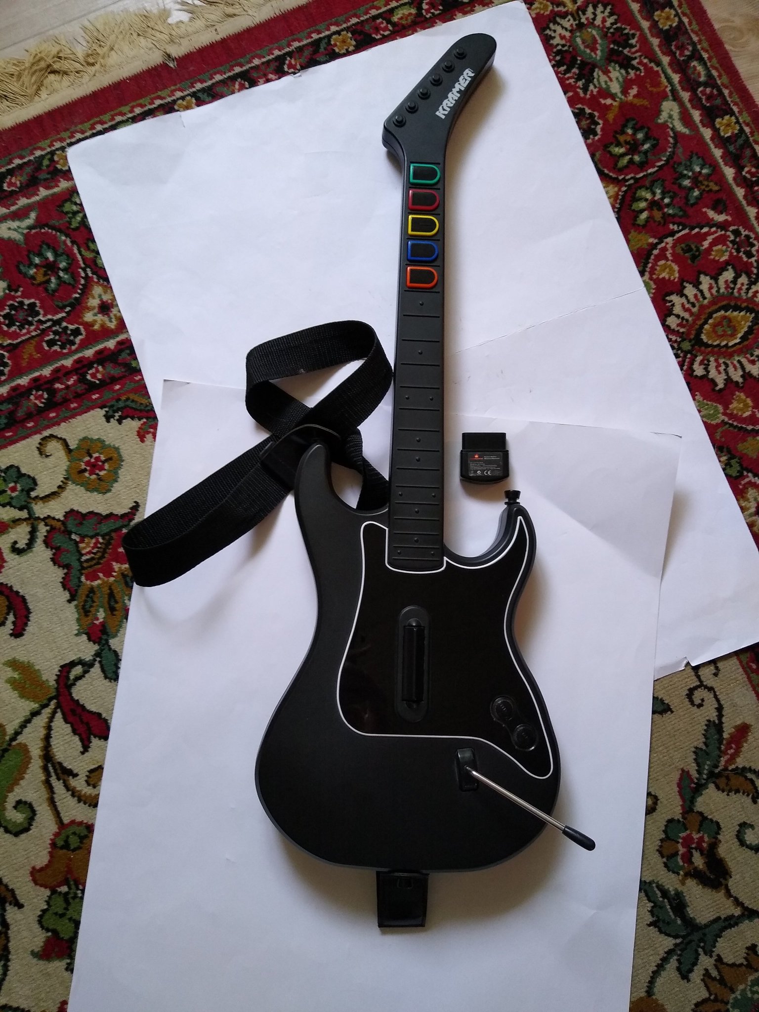 PSP 2 Guitar Hero gitarr "Kramer Striker" (410116481) ᐈ Köp på Tradera