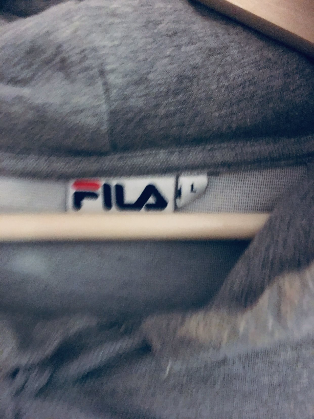 FILA - Kortärmad grå tunn tunn tunn hoodie - strl L 6786ef FILA - Kortärmad grå tunn tunn tunn hoodie - strl L 6786ef