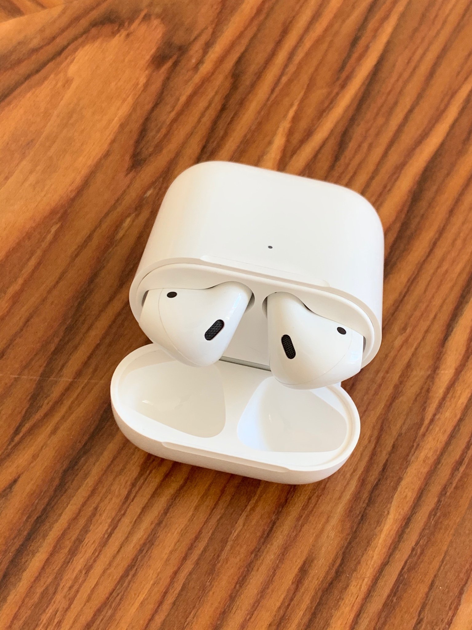 Apple Airpods 2 Med Trådlöst Laddningsetui