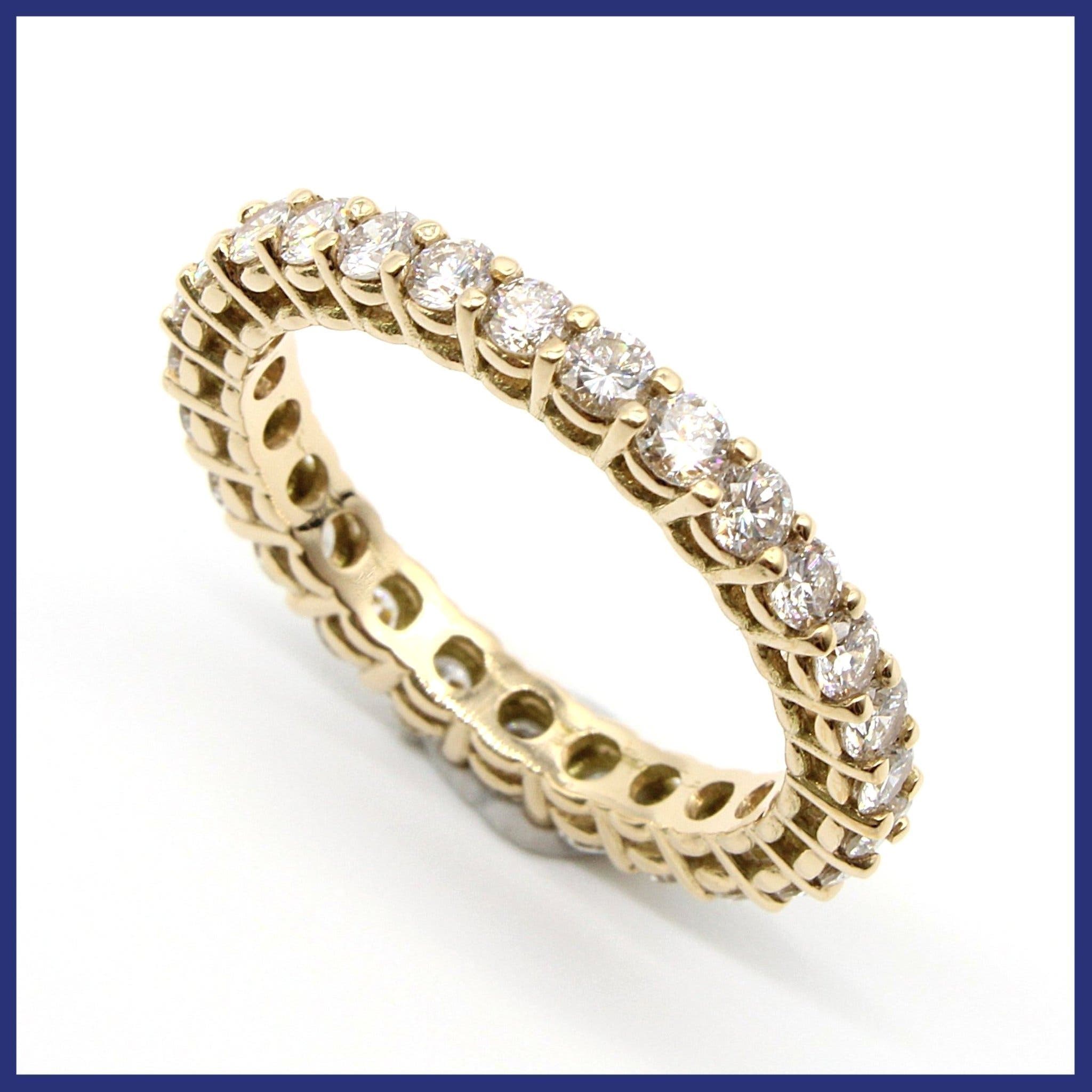 Ring, 18K guld, allians, naturliga briljantslipade diamanter (1,6ct, stl 17,1mm)
