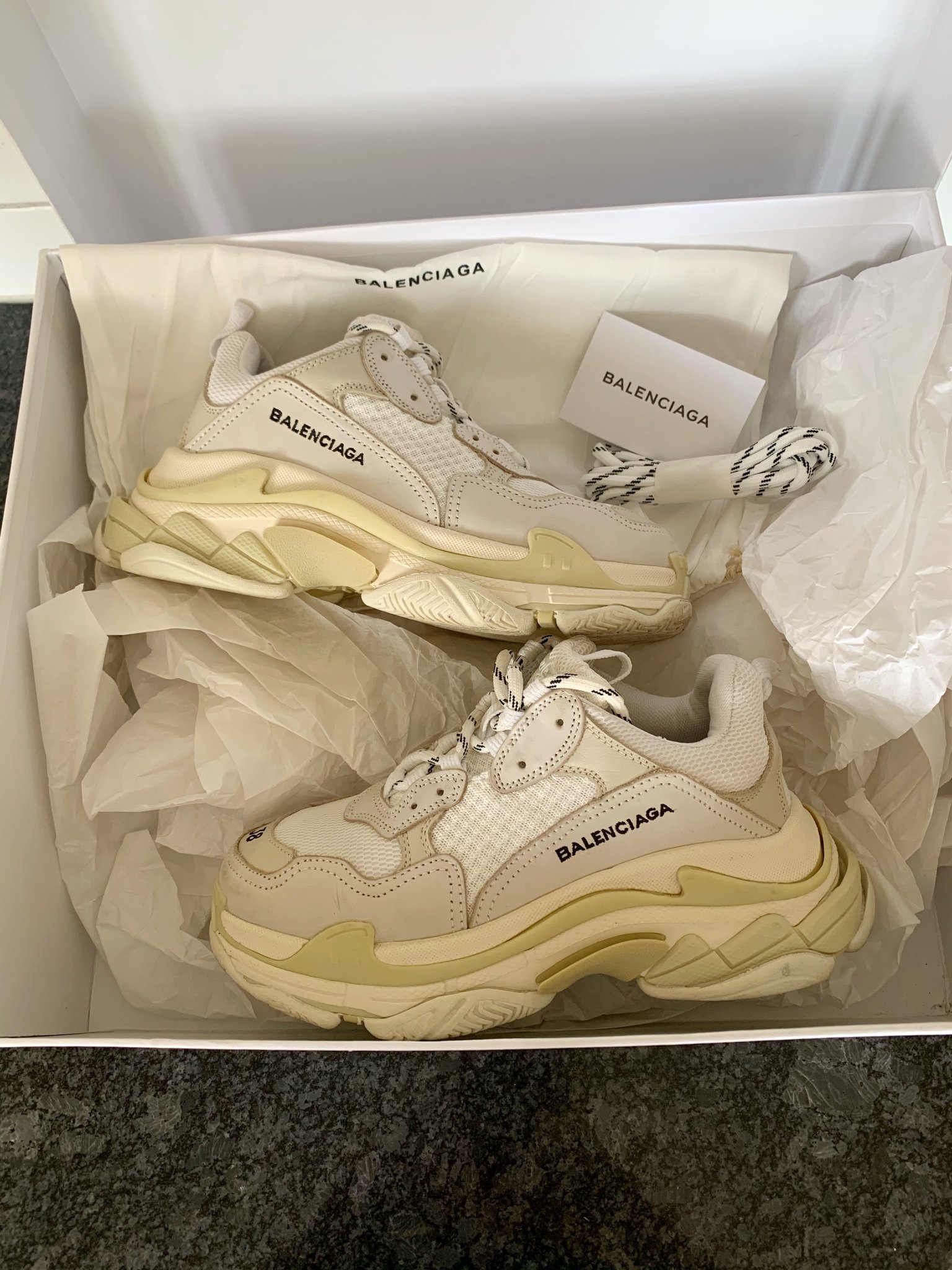 balenciaga triple s white second hand