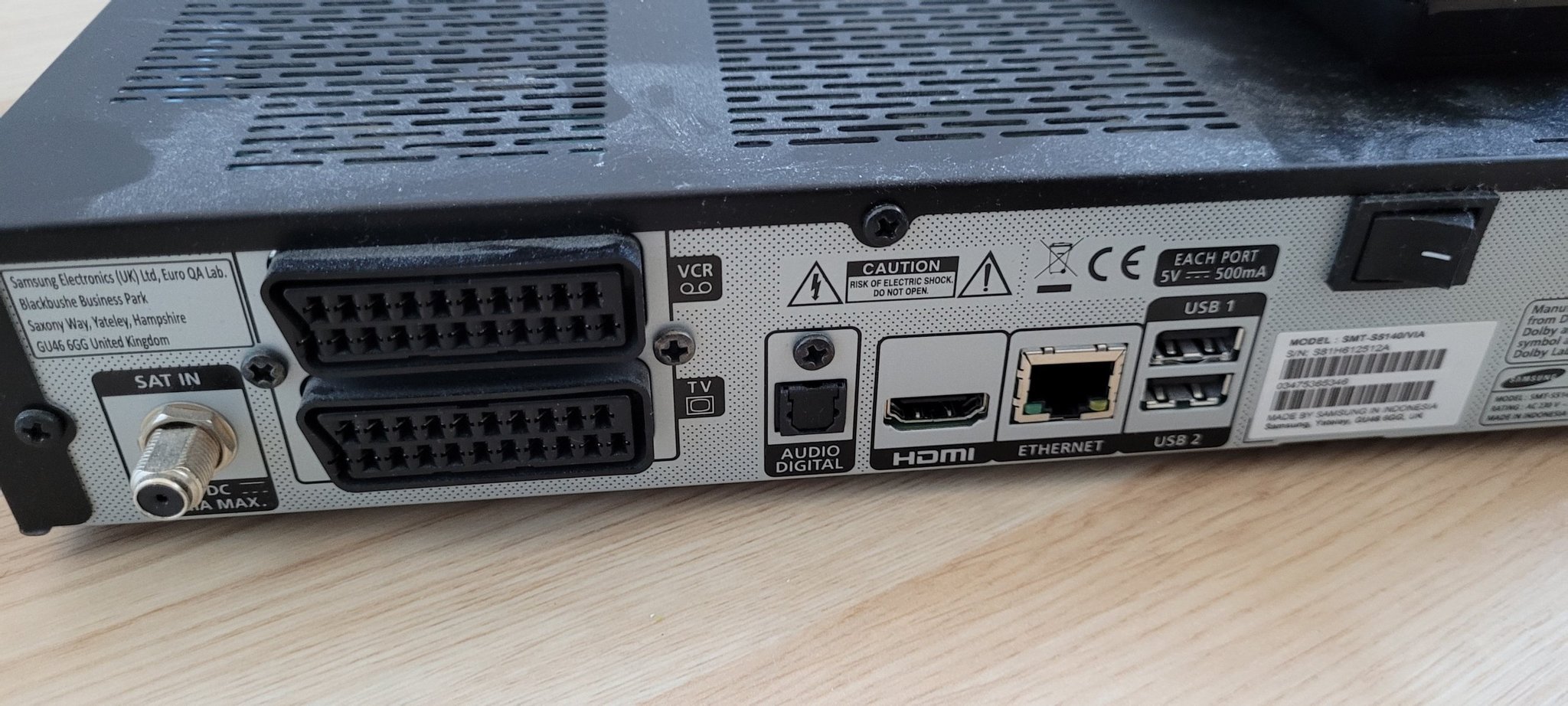 Se produkter som liknar Viasat HD box Samsung med fjä.. på Tradera