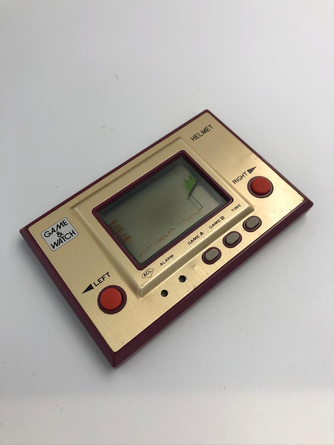 Helmet Game & Watch Nintendo (419293837) ᐈ på Tradera