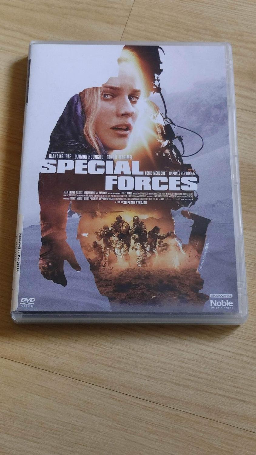 Se produkter som liknar Special Forces Diane Kruger.. på Tradera