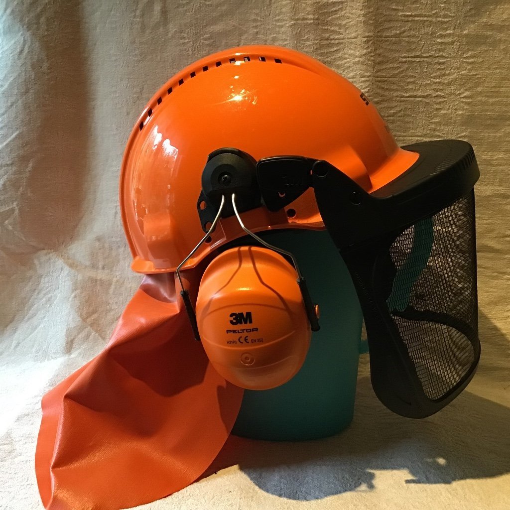 STIHL Skyddshjälm med hörselskydd och nackdok F.. | Köp på Tradera ...