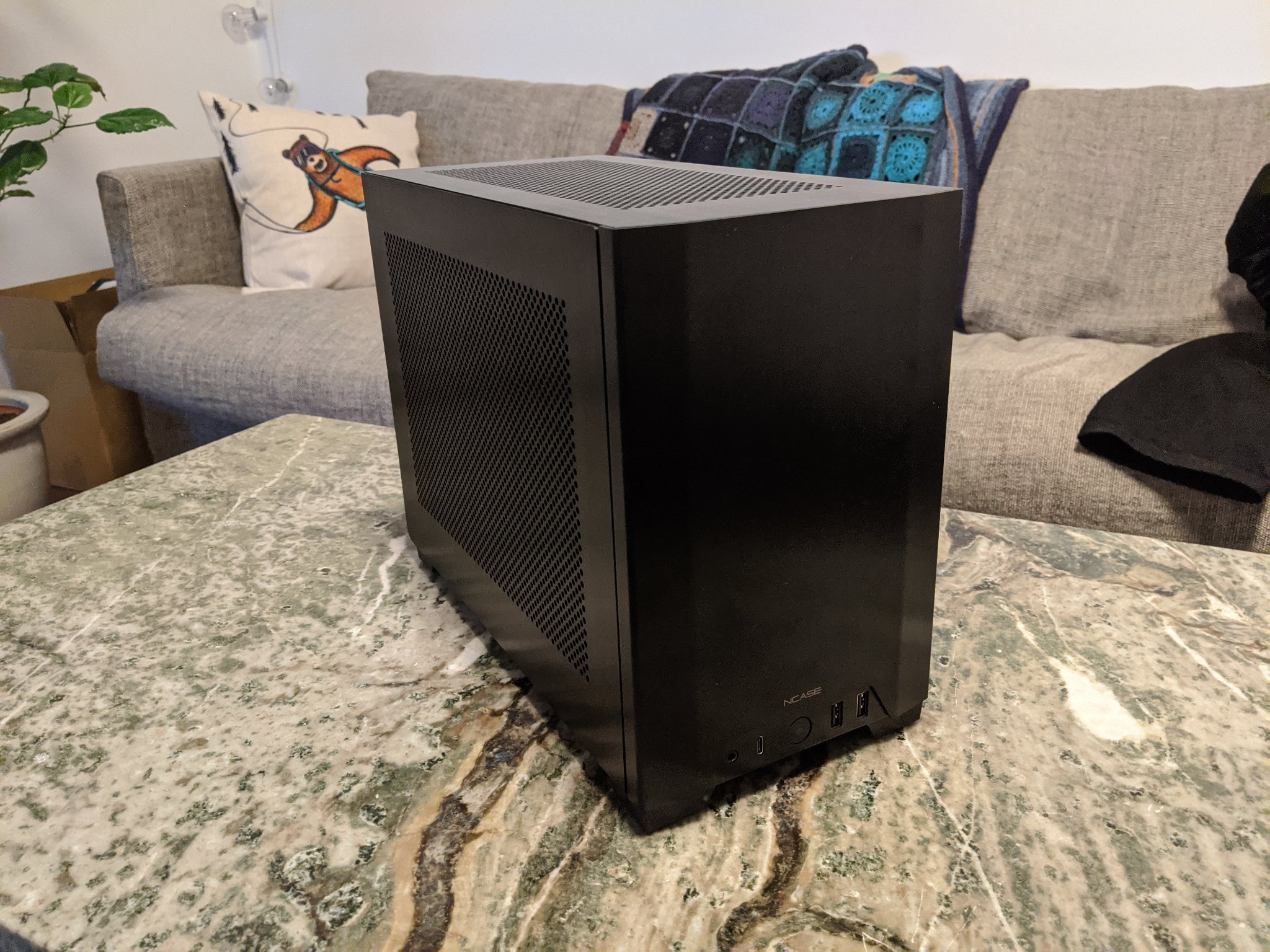 usa-ca-h-ncase-m1-v6-1-1080strix-ek-240-aio-with-a12x25s-sf600