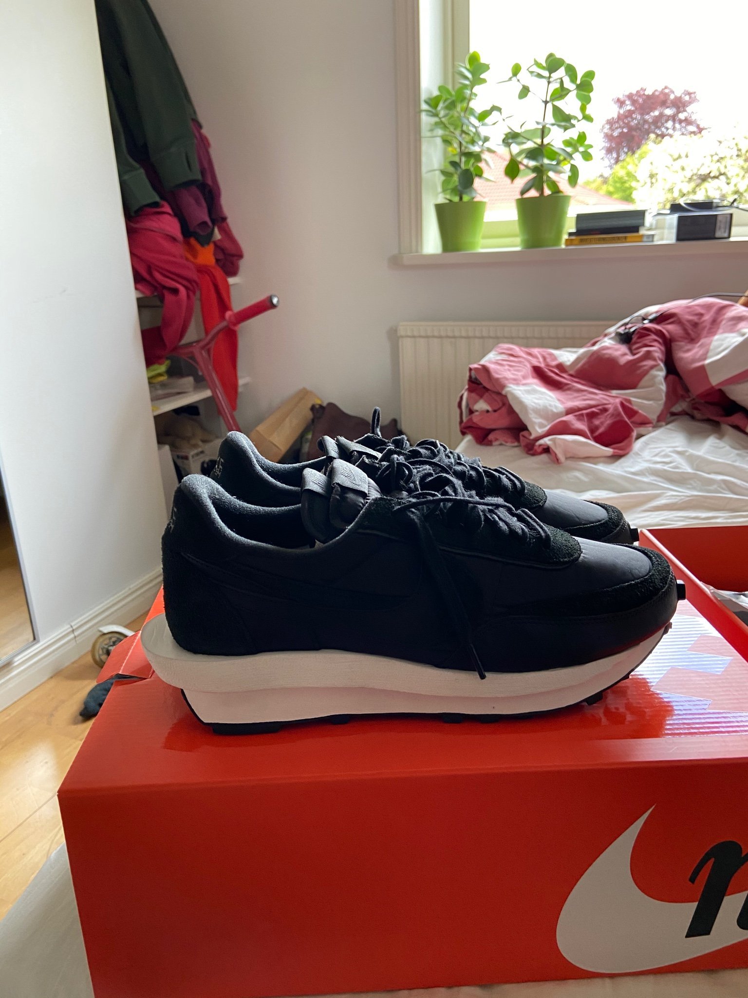 nike sacai waffle black nylon