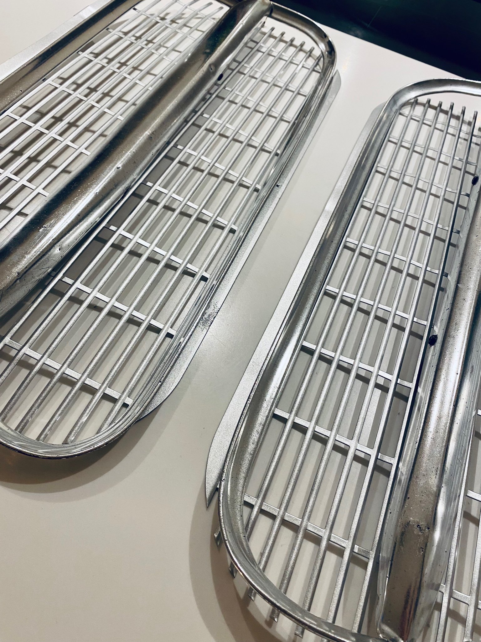 Se produkter som liknar Volvo Amazon grill (62’64’) på Tradera (576439898)