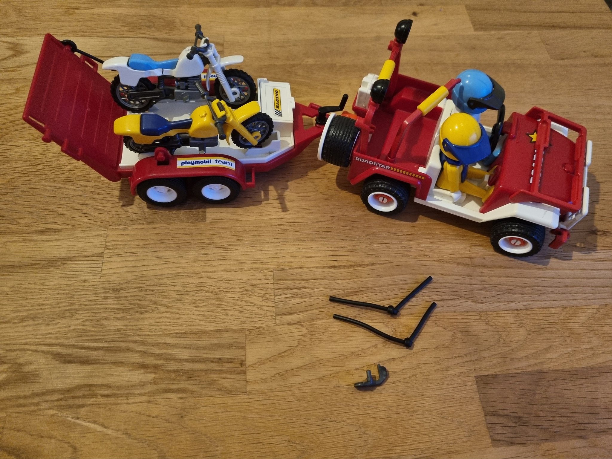 Playmobil geobra 1988 Racerbil med släp och til.. Köp på Tradera