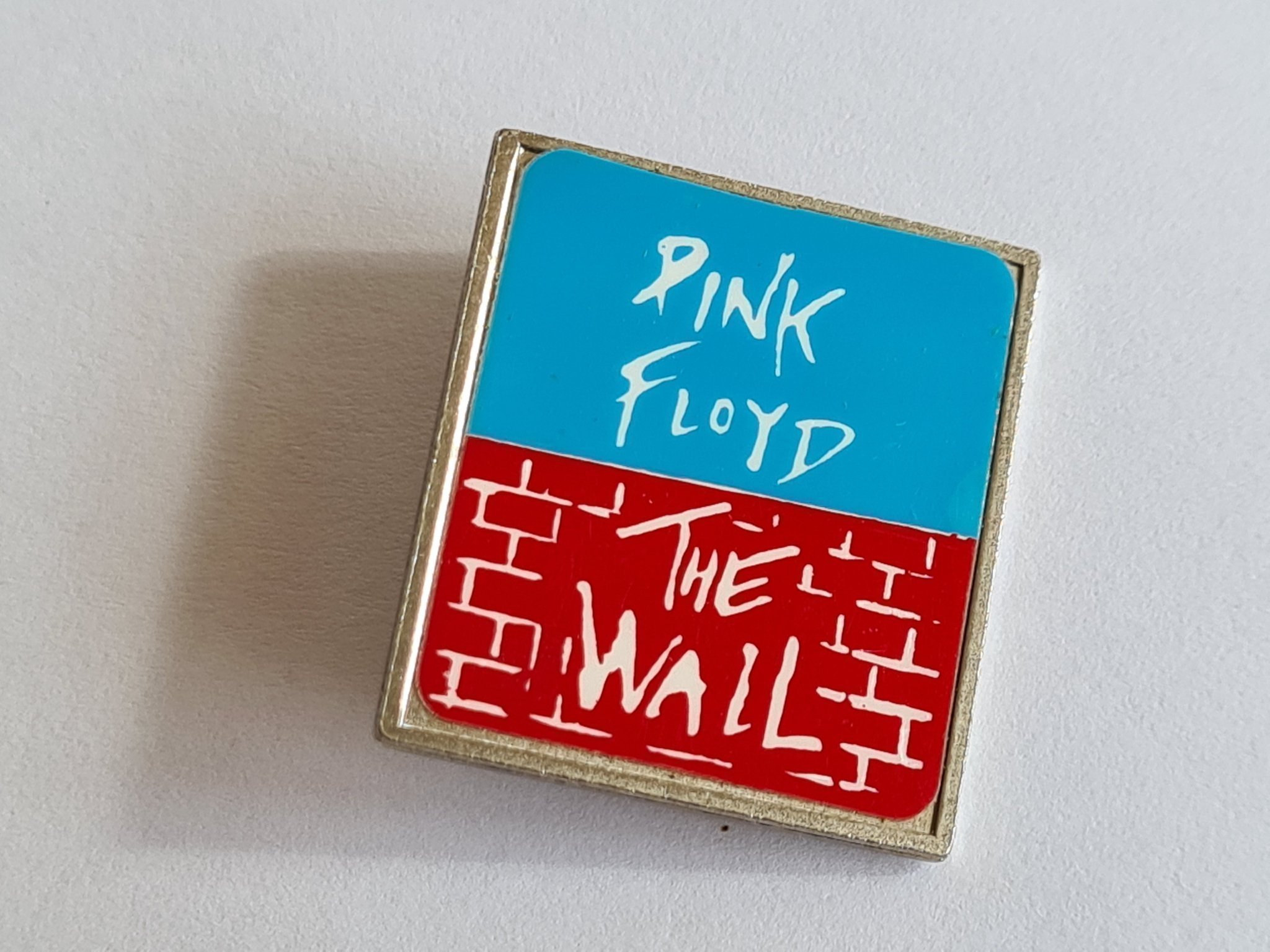 Pink Floyd Badge / Knapp från LP Skivan "The W.. Köp på Tradera