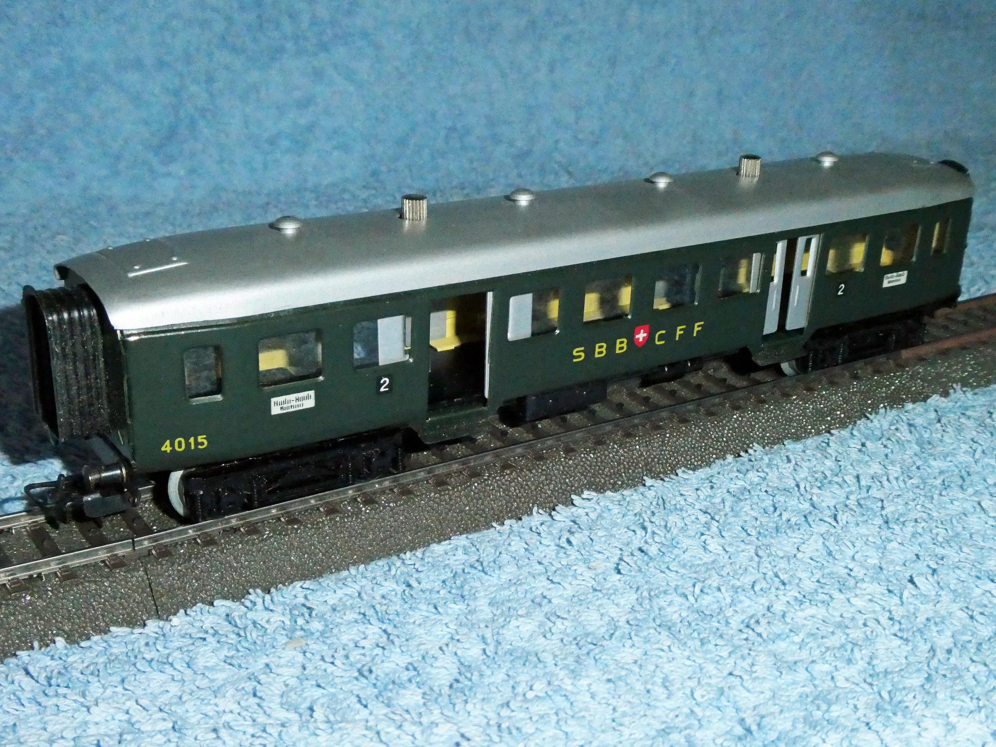 Se produkter som liknar Märklin 4015 SBB-CFF 2-klass .. på Tradera ...