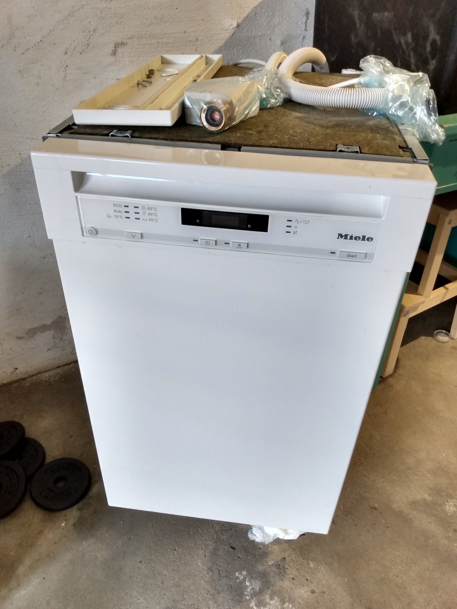 Diskmaskin Miele 45cm bredd, visar felkod (409803197) ᐈ Köp på Tradera
