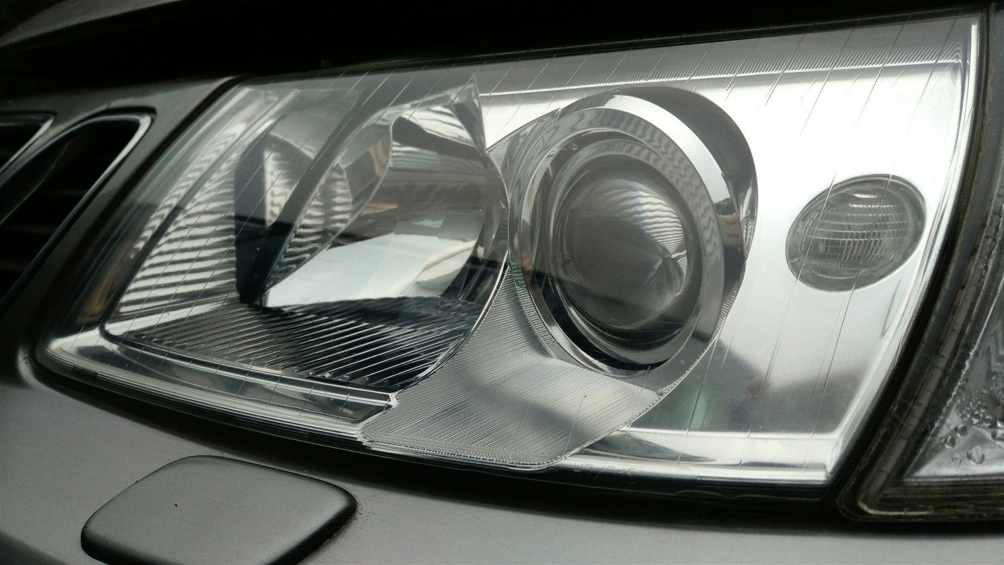 Byta Strålkastare Saab 9 5 2004