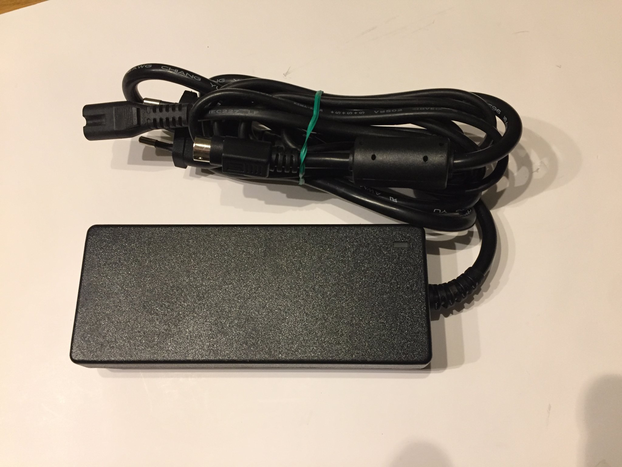 AC Adapter 12V 3A (410043234) ᐈ Köp på Tradera