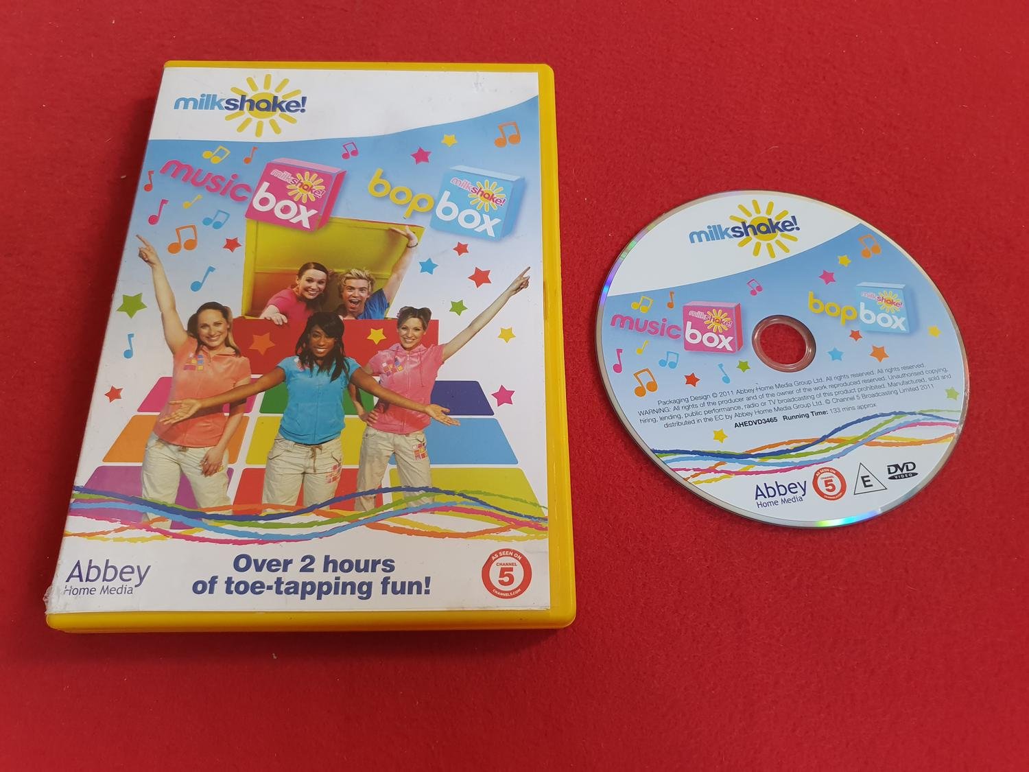 Se produkter som liknar MILKSHAKE MUSIC BOX BOP BOX.. på Tradera