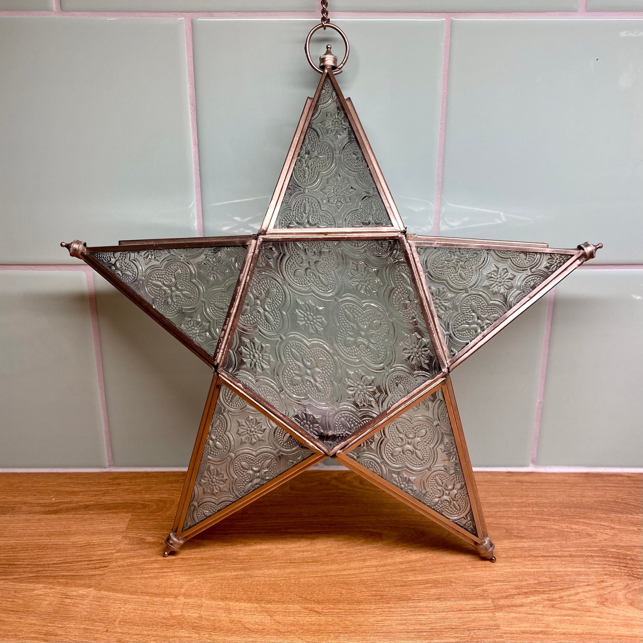 Jul ljuslykta stor fönsterlykta stjärna mönstra.. Köp på Tradera