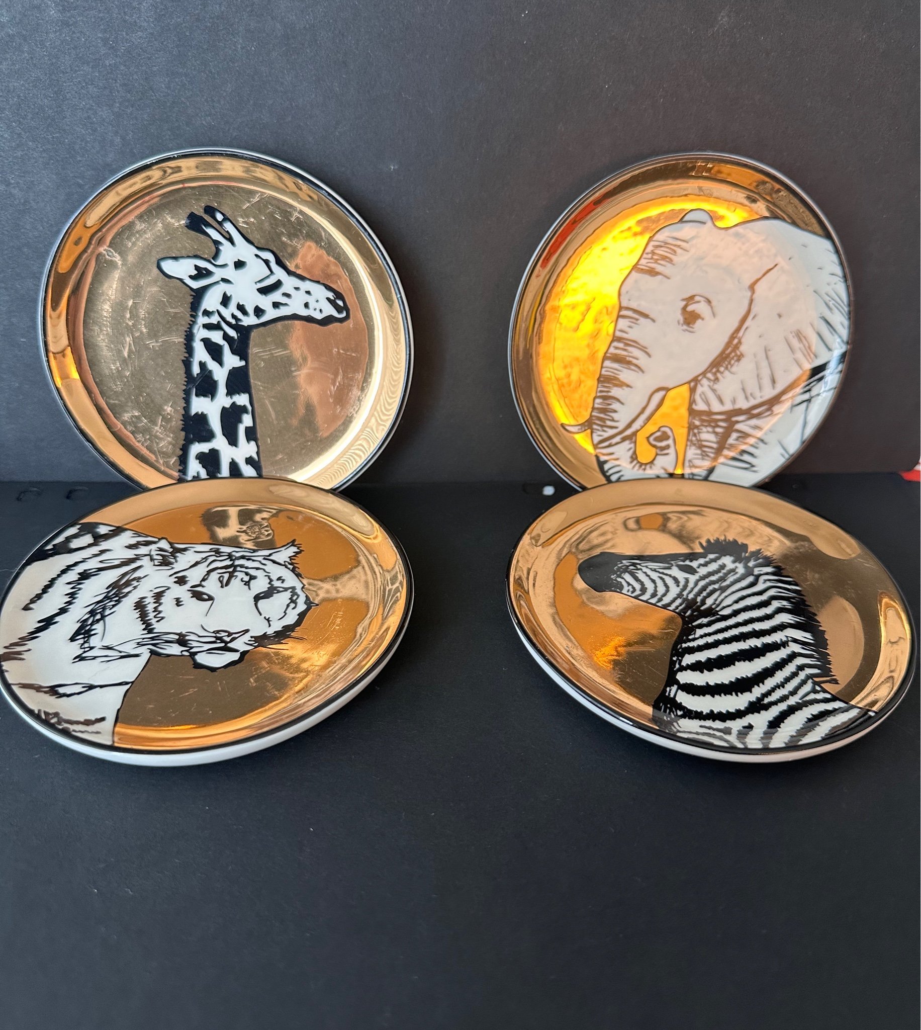 Se produkter som liknar JONATHAN ADLER Animalia Coaster på Tradera