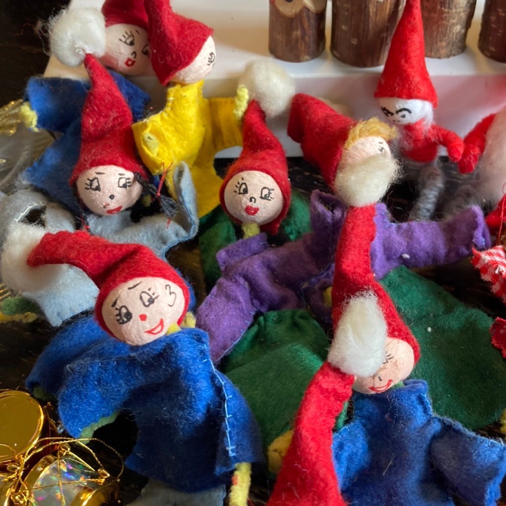Diverse äldre julpynt, tomte ängel hjärta klocka Köp på Tradera