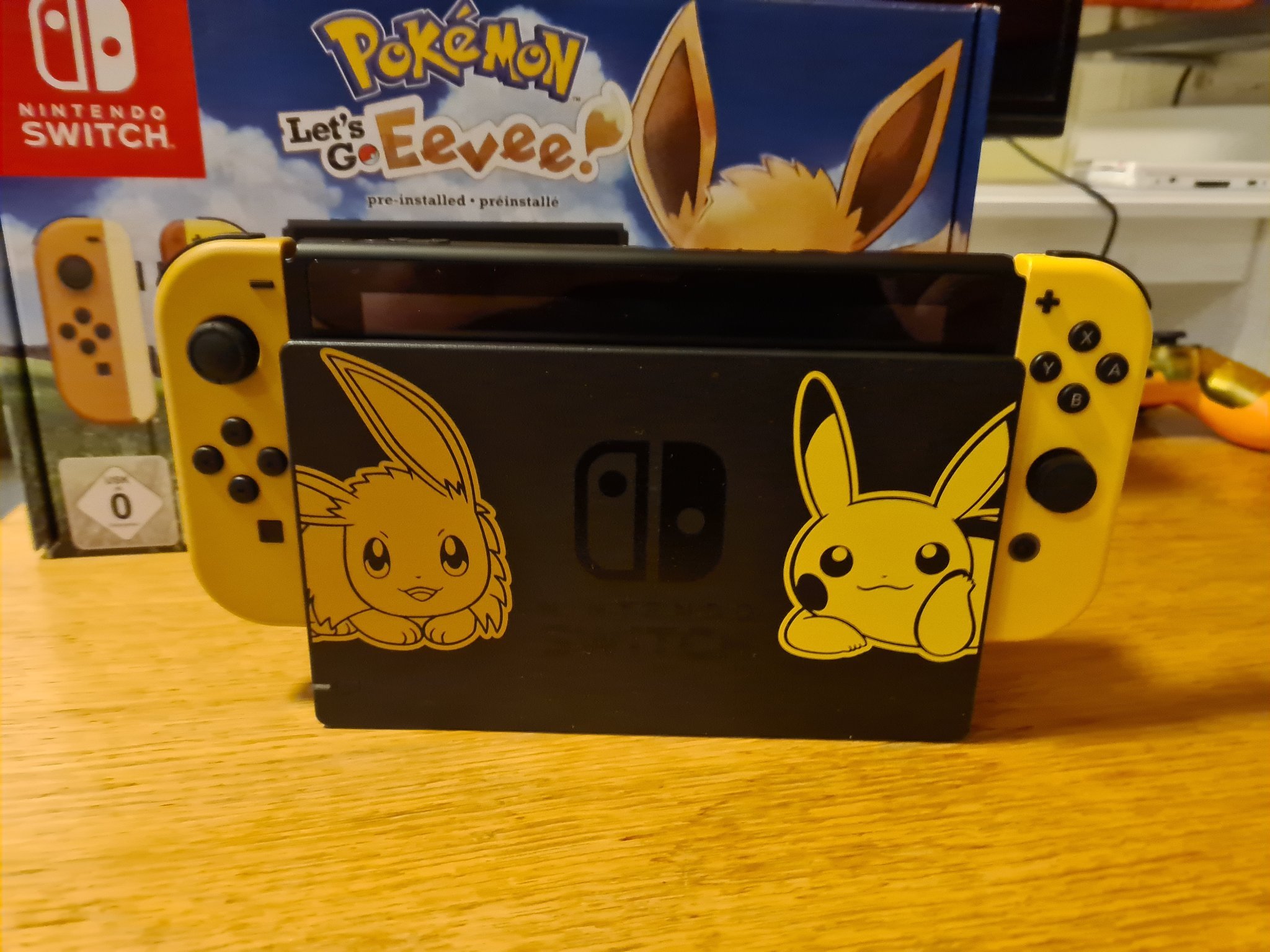 Limited Edition Nintendo Switch Let's Go Eevee! (401180611) ᐈ Köp på