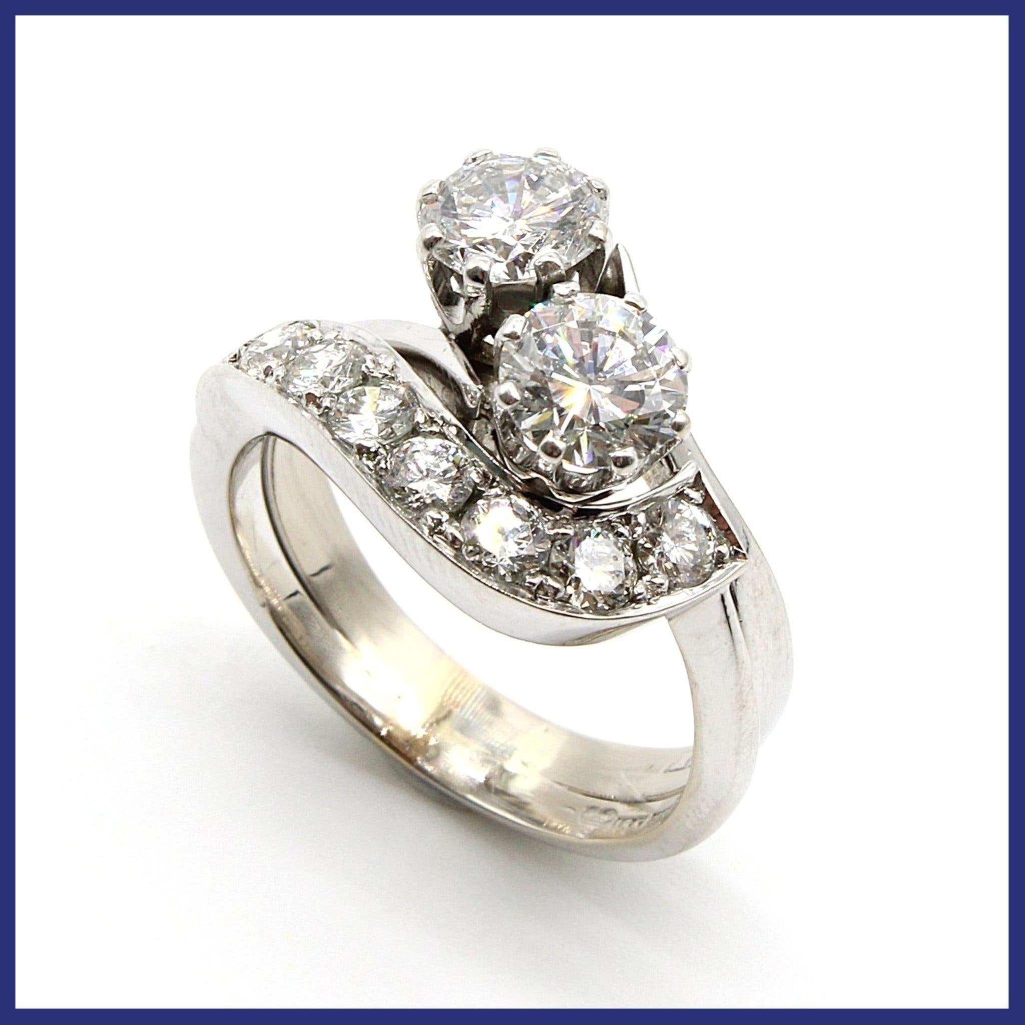 Ring, 18K vitguld, syskon/sidostenar, naturliga diamanter (1,75ctv, stl 16,9mm)