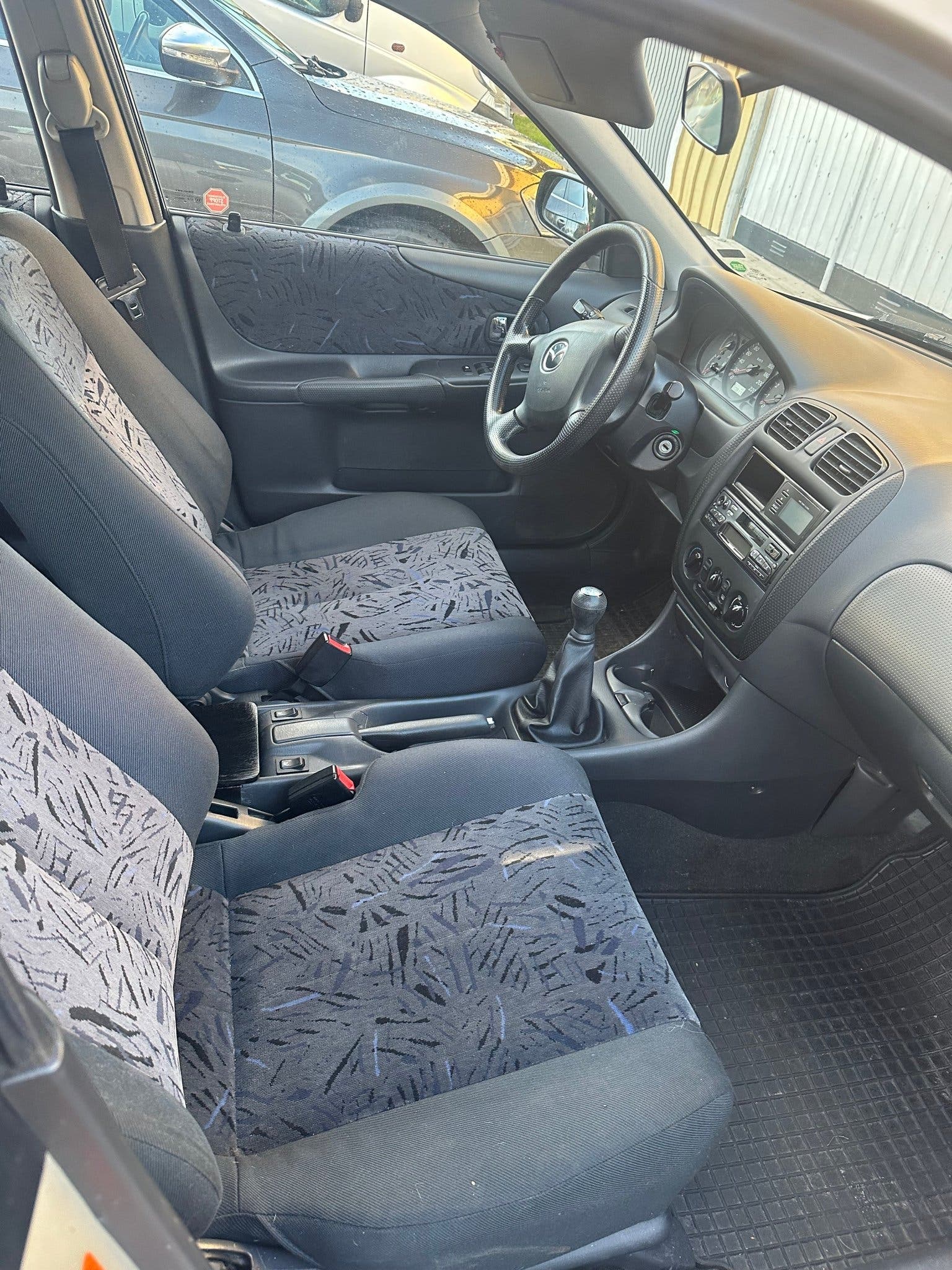 Mazda 323F 1.9 Manuell, 114hk, 2000