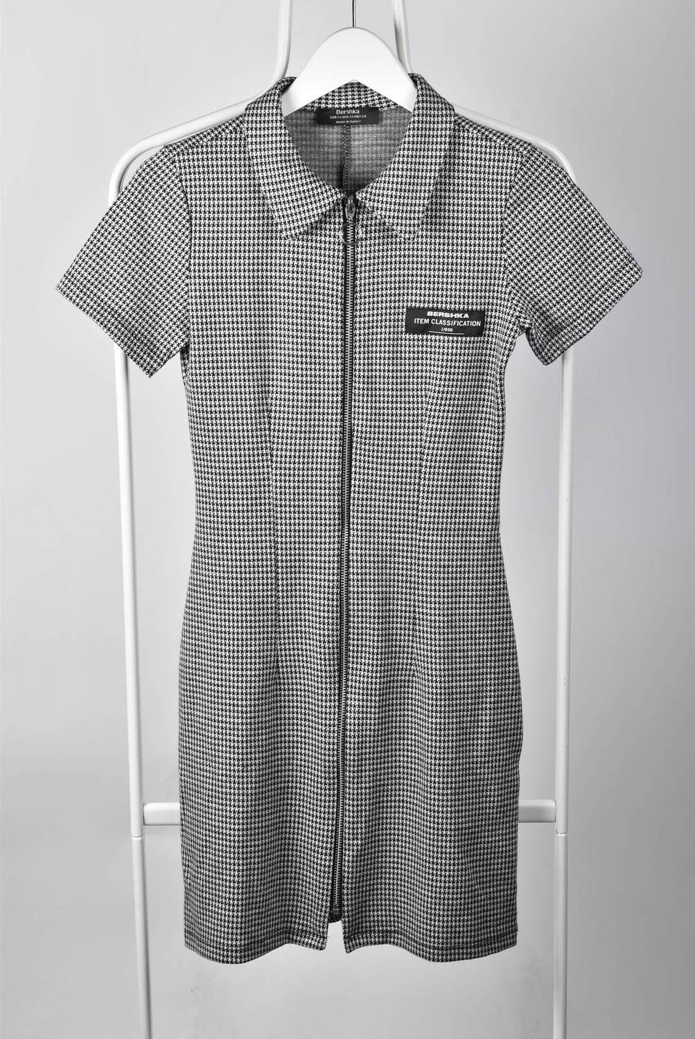Se produkter som liknar Bershka, Klänning, rutig, vit.. på Tradera ...