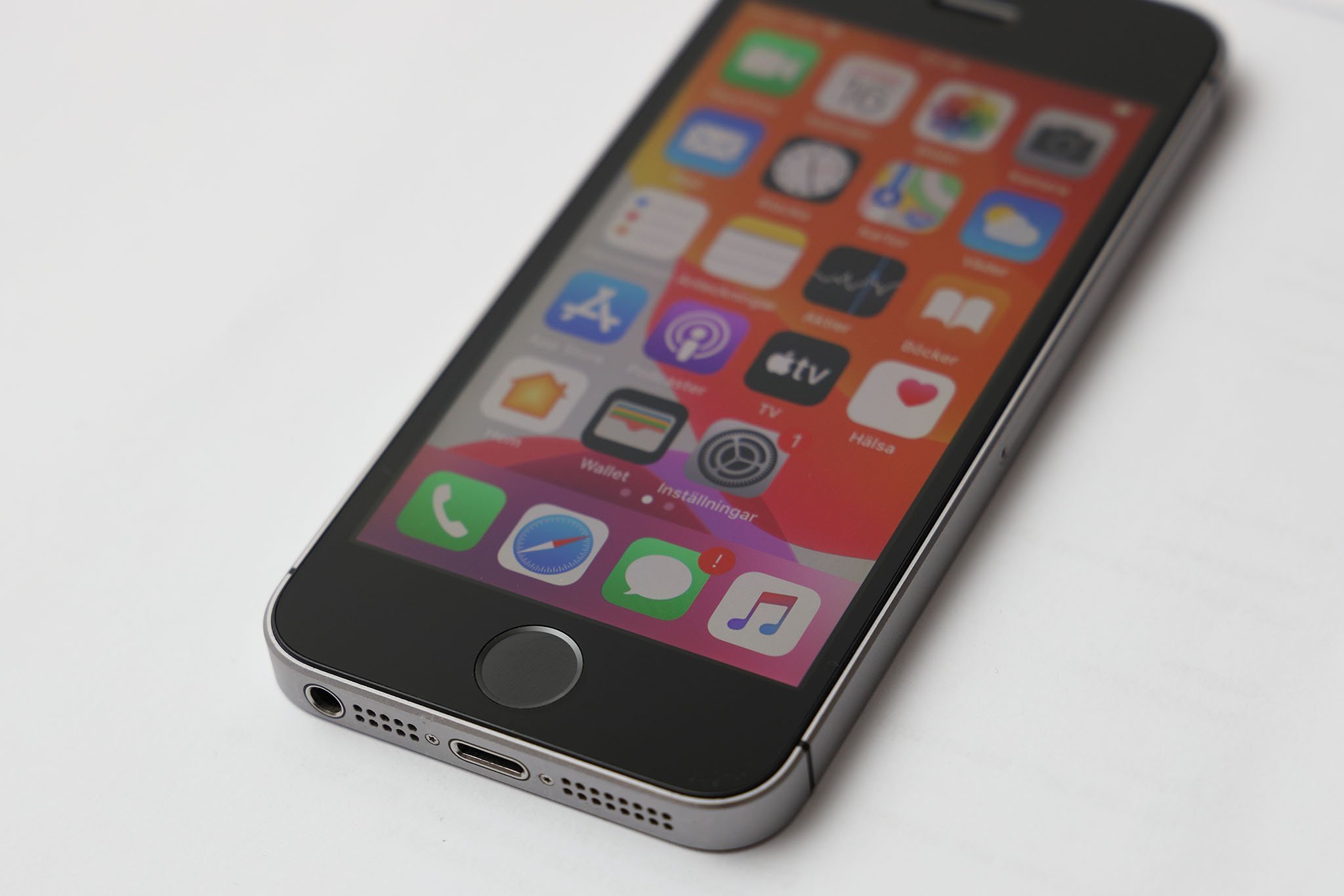 Apple iPhone SE 16 GB (387314685) ᐈ Köp på Tradera