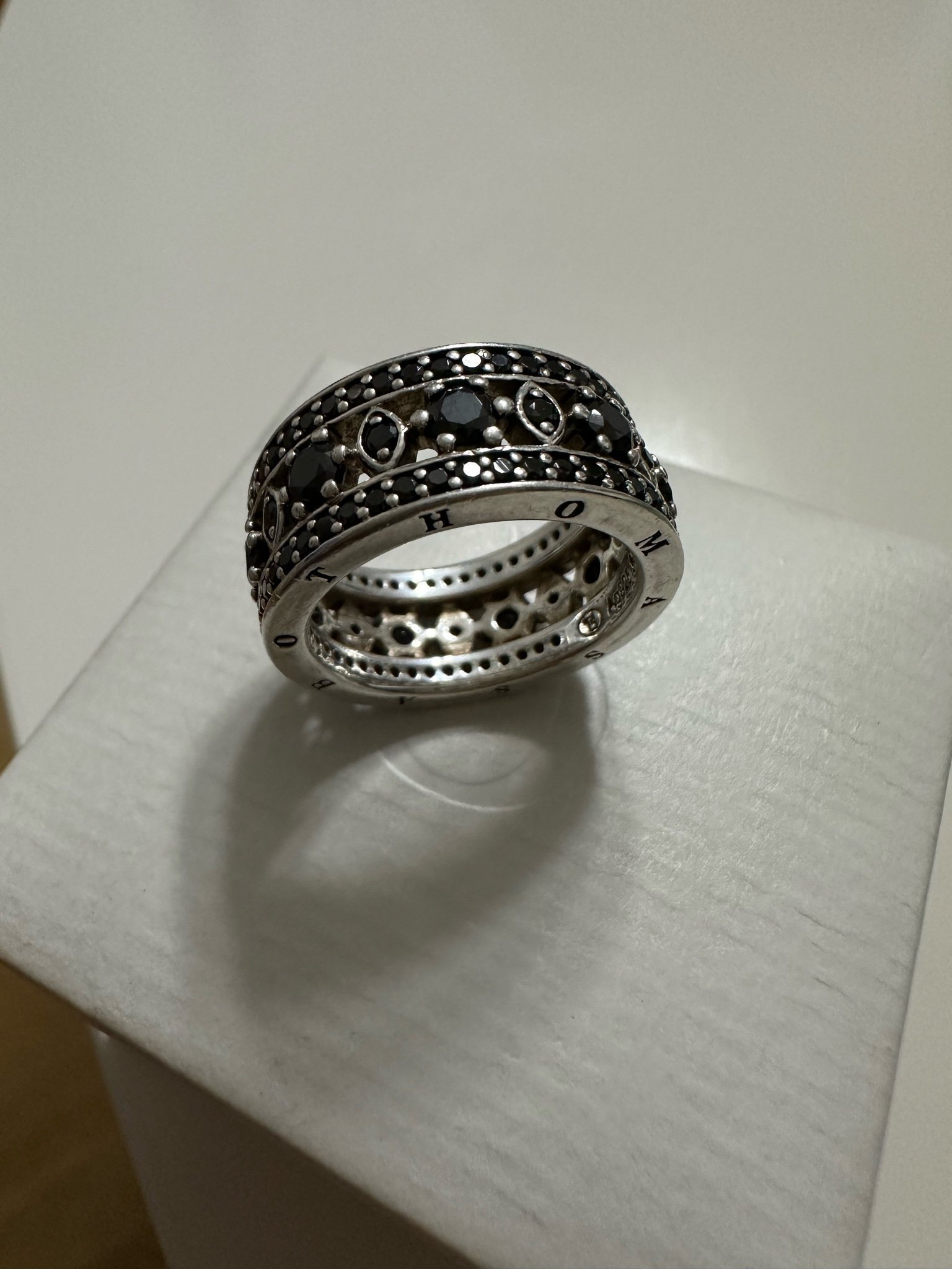 Se produkter som liknar Thomas Sabo ringen på Tradera (634302250)