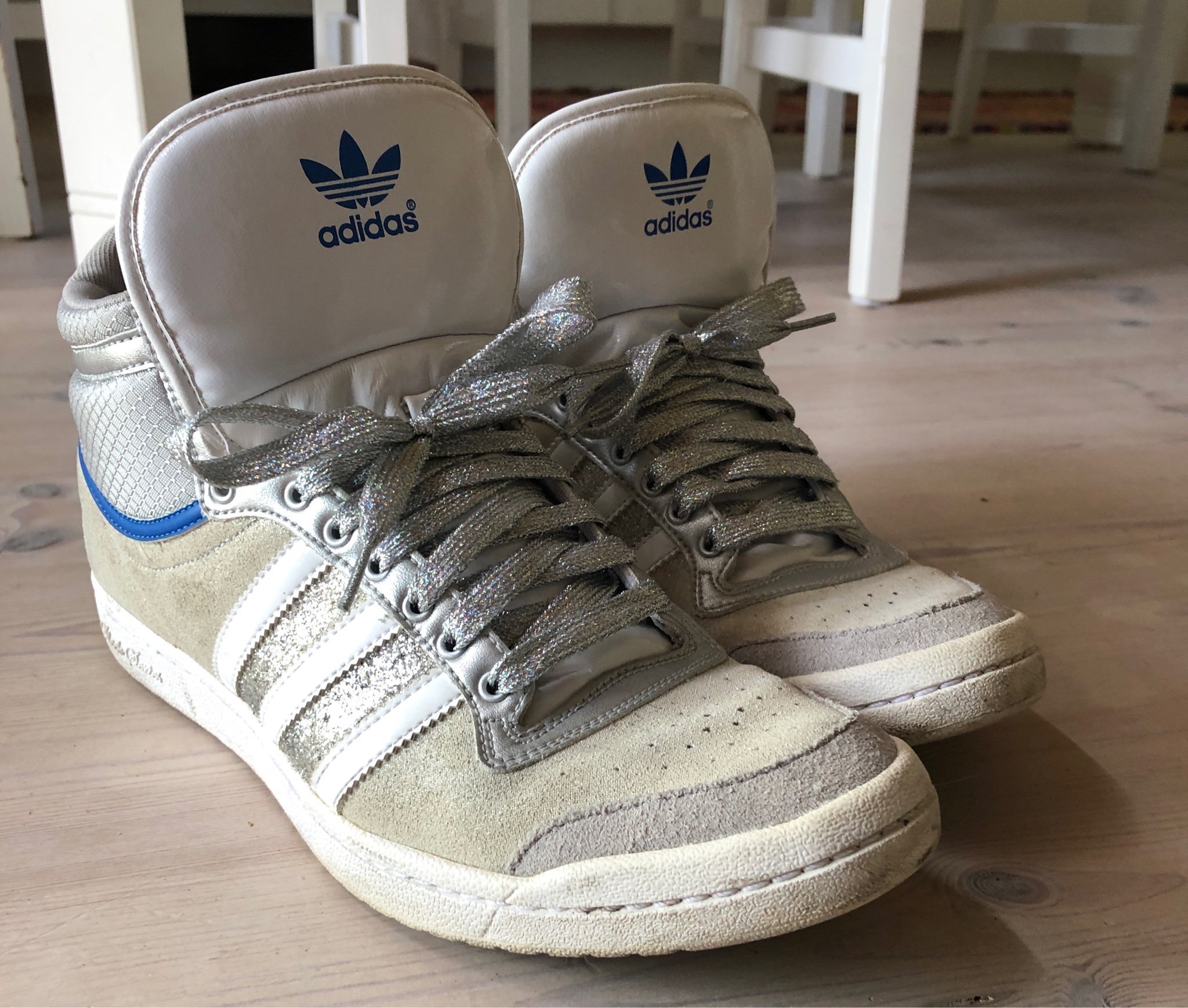 Adidas Originals Sneakers Silver Glitter Dam St.. (409474371) á KÃ¶p pÃ¥ Tradera