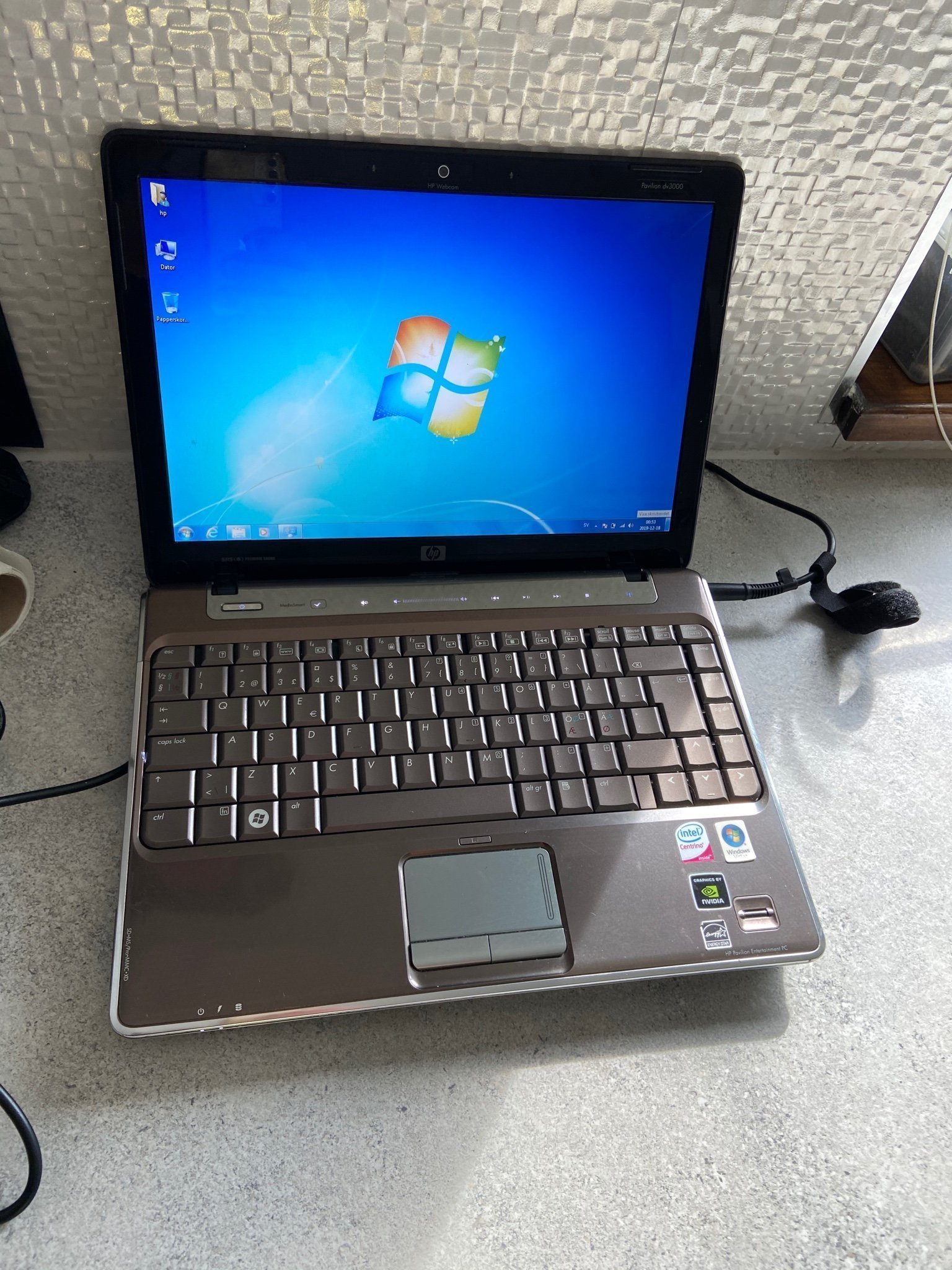 Hp dv3000 (418605870) ᐈ Köp på Tradera