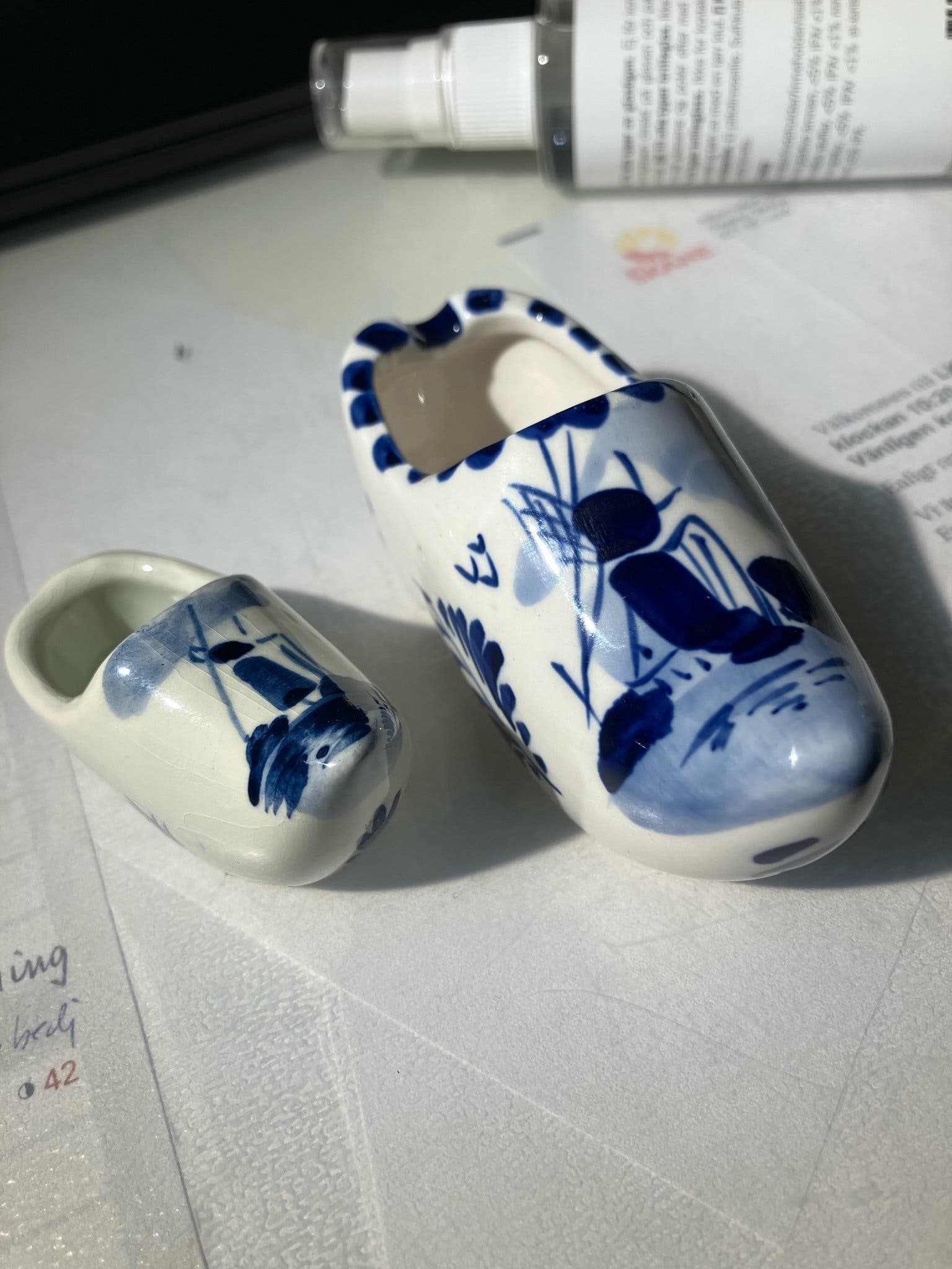 Traskor Blue Se produkter som liknar Delfts Blue Holländska Träskor på Tradera ...