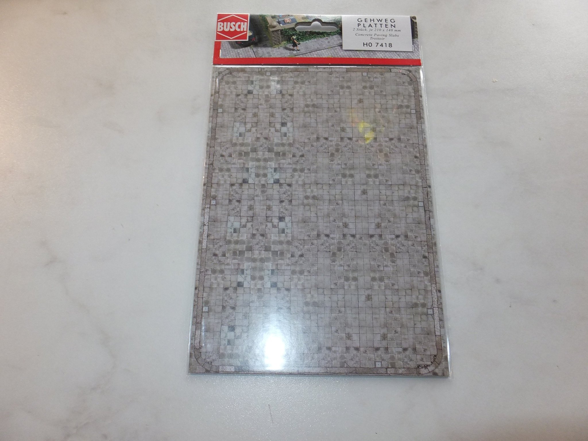 Busch H0 7418, 2 st i oöppnad frp.