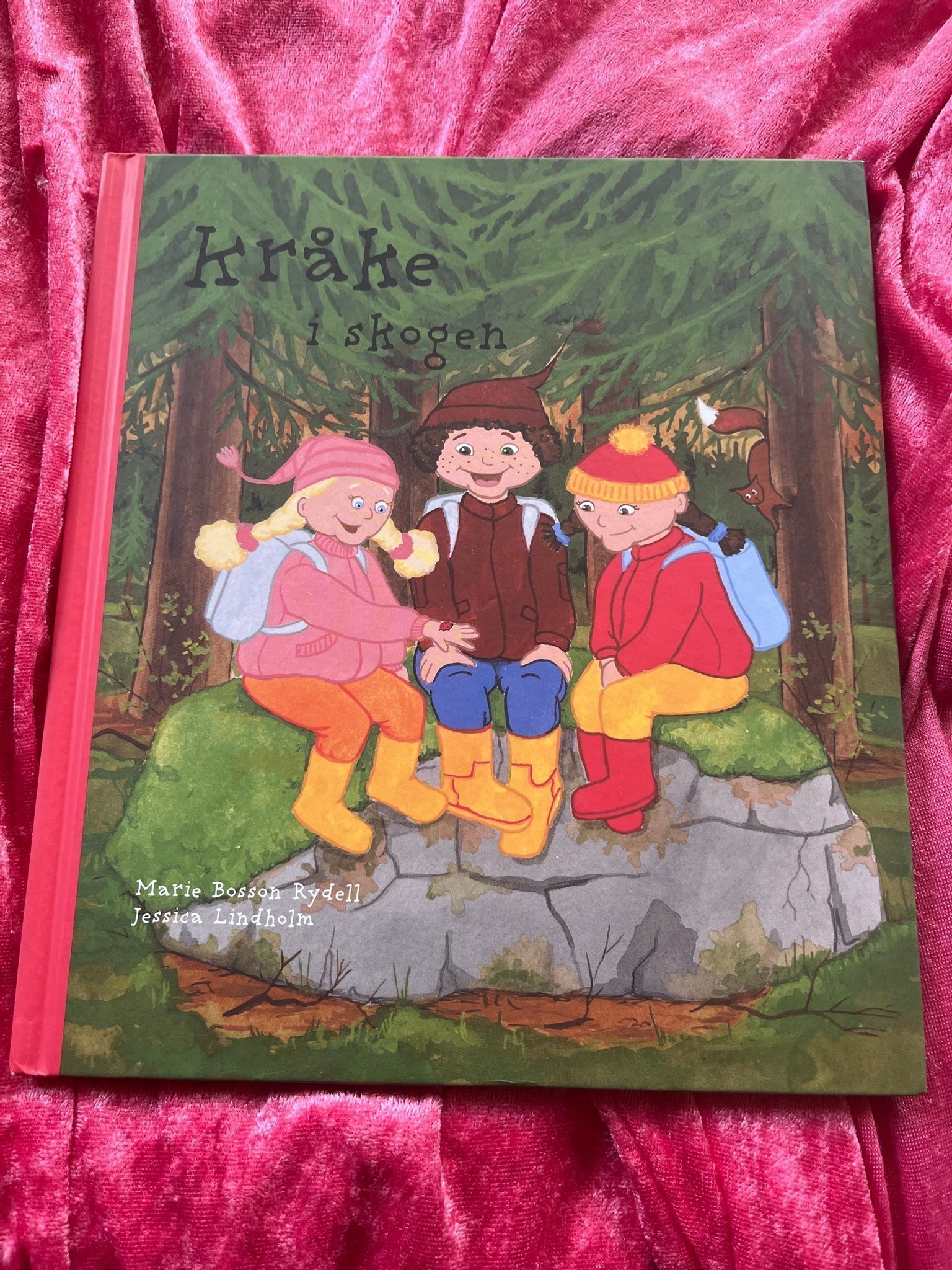 Kråke i skogen av Marie Bosson Rydell, Jessica .. | Köp på Tradera ...