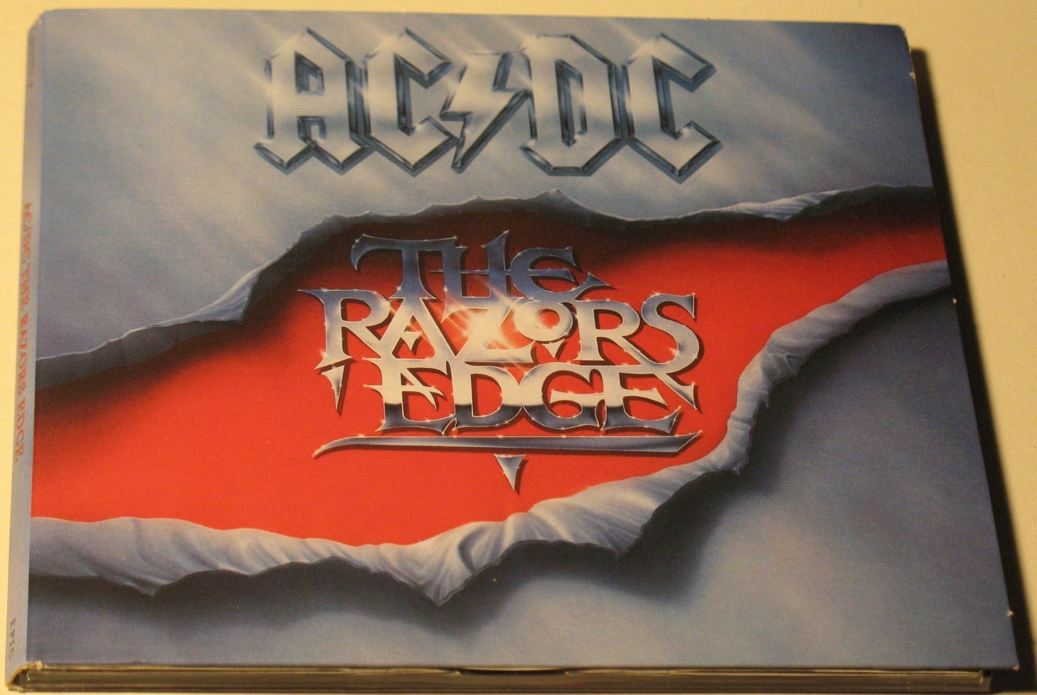 Se produkter som liknar AC/DC · The Razors Edge · Dig.. på Tradera ...