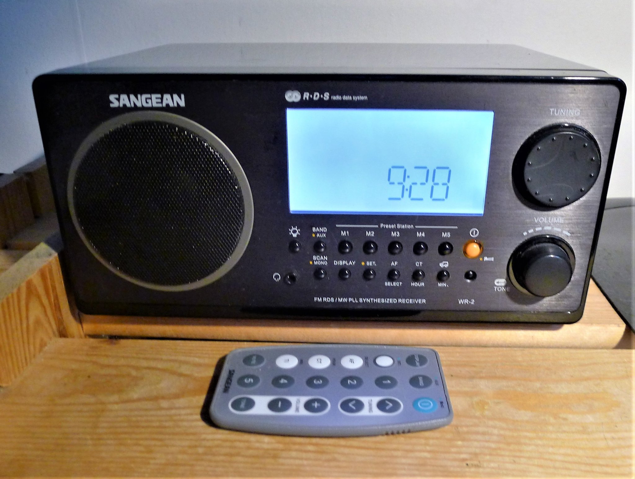 Se produkter som liknar Sangean WR2 Radio AM+FM på Tradera (563175167)
