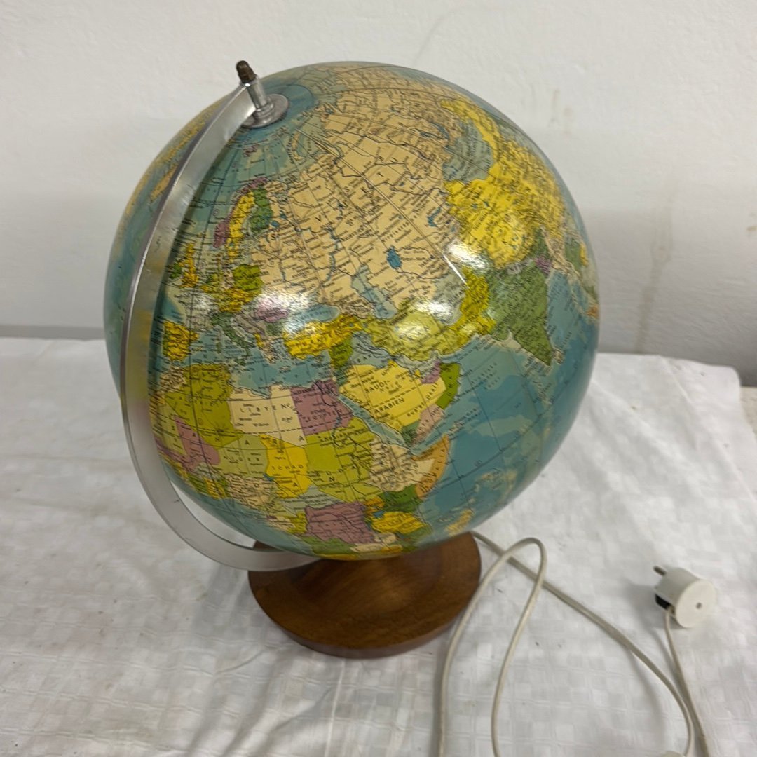 Se produkter som liknar Rath Politisk Jordglob på Tradera (702968981)