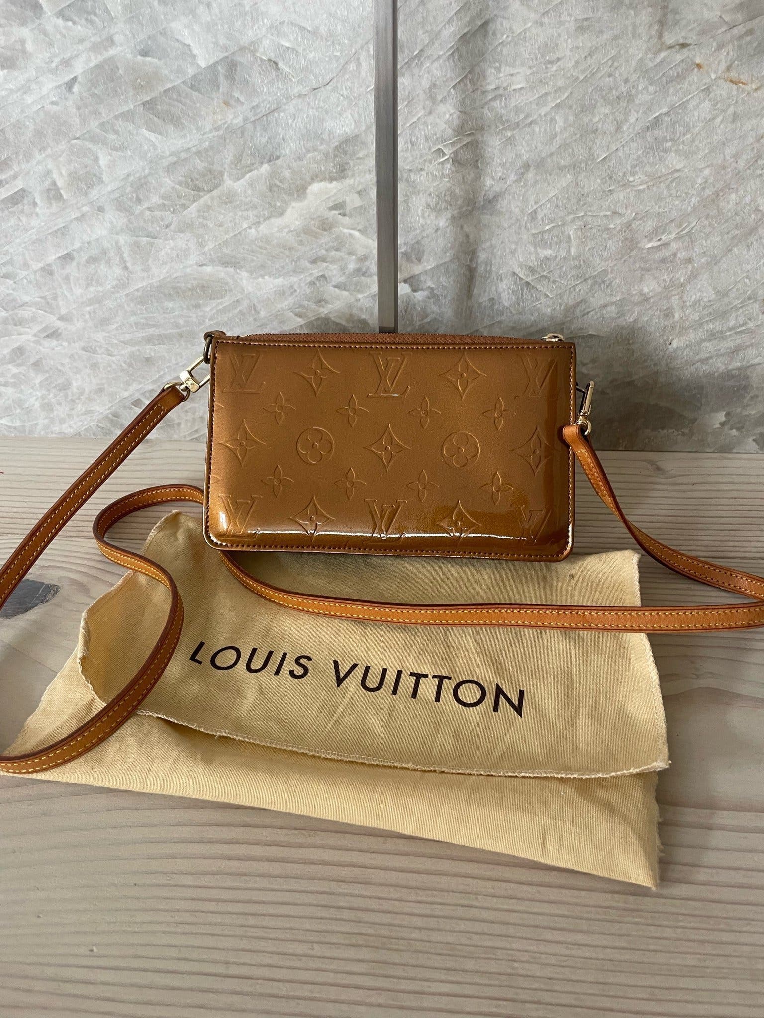 Louis Vuitton crossbody monogram vernis Lexington pochette