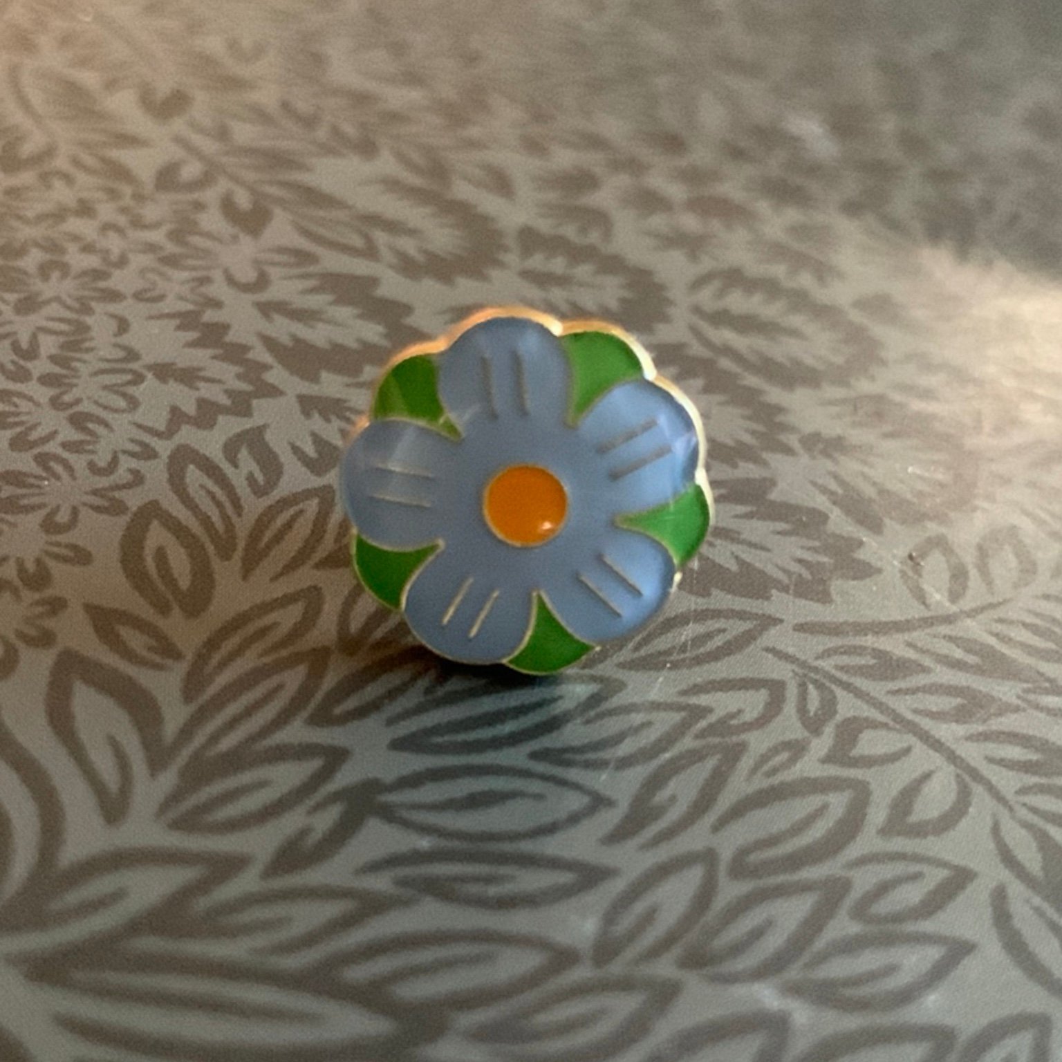 Se produkter som liknar Majblomma pin 2023 på Tradera (602560328)